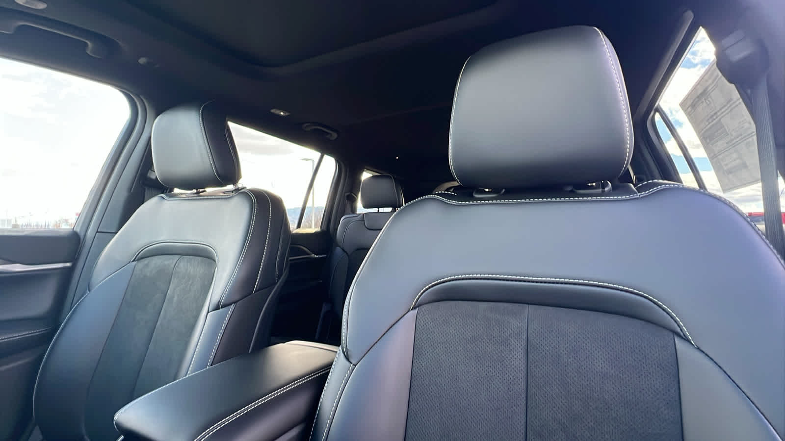 Thumbnail: 2026 Jeep Grand Cherokee L - 11