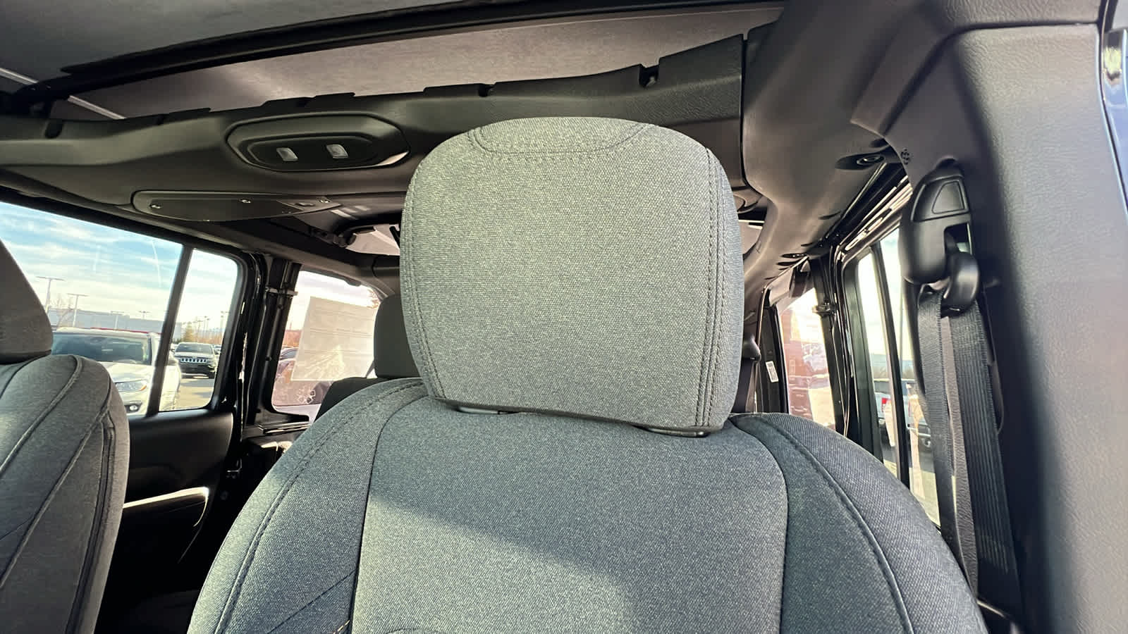 Thumbnail: 2025 Jeep Wrangler - 27