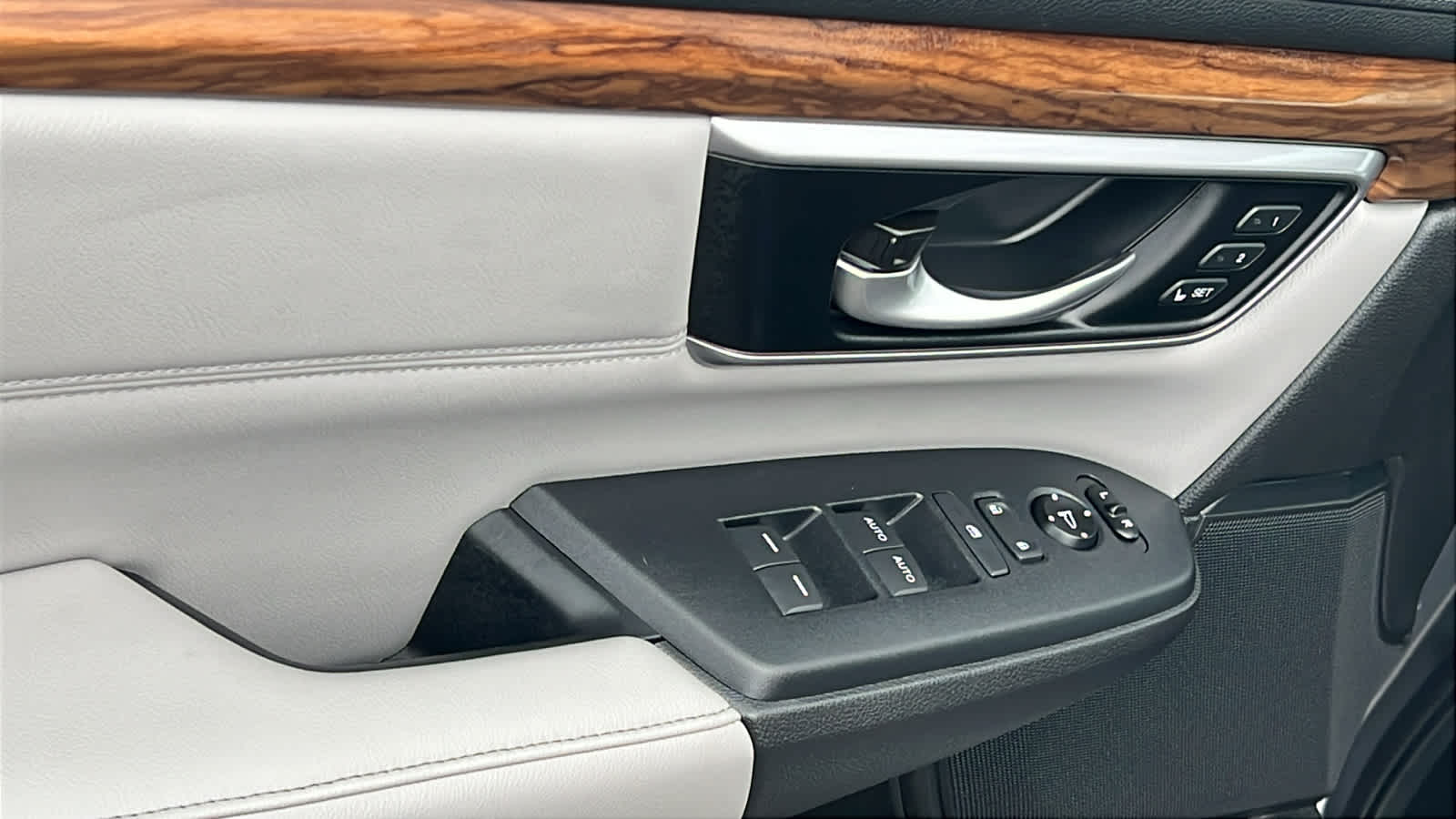 Thumbnail: 2017 Honda CR-V - 22