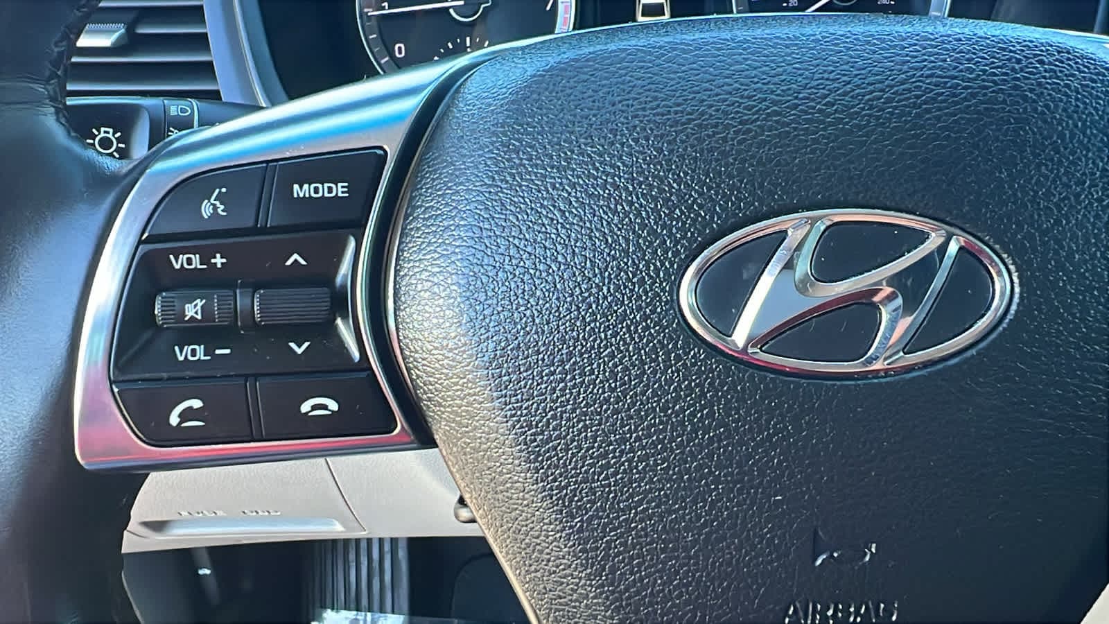 Thumbnail: 2018 Hyundai Sonata - 19