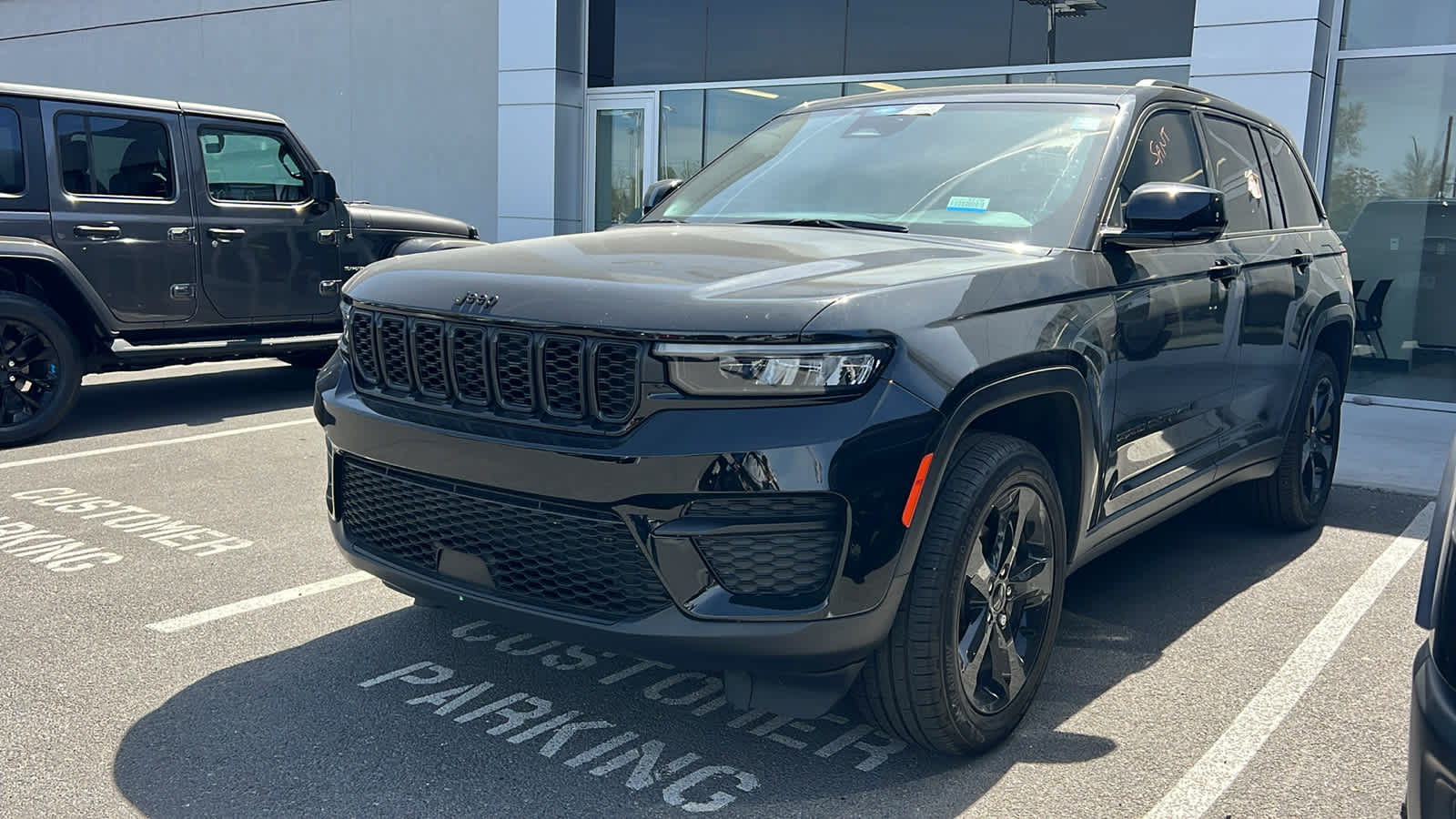 Thumbnail: 2023 Jeep Grand Cherokee - 1