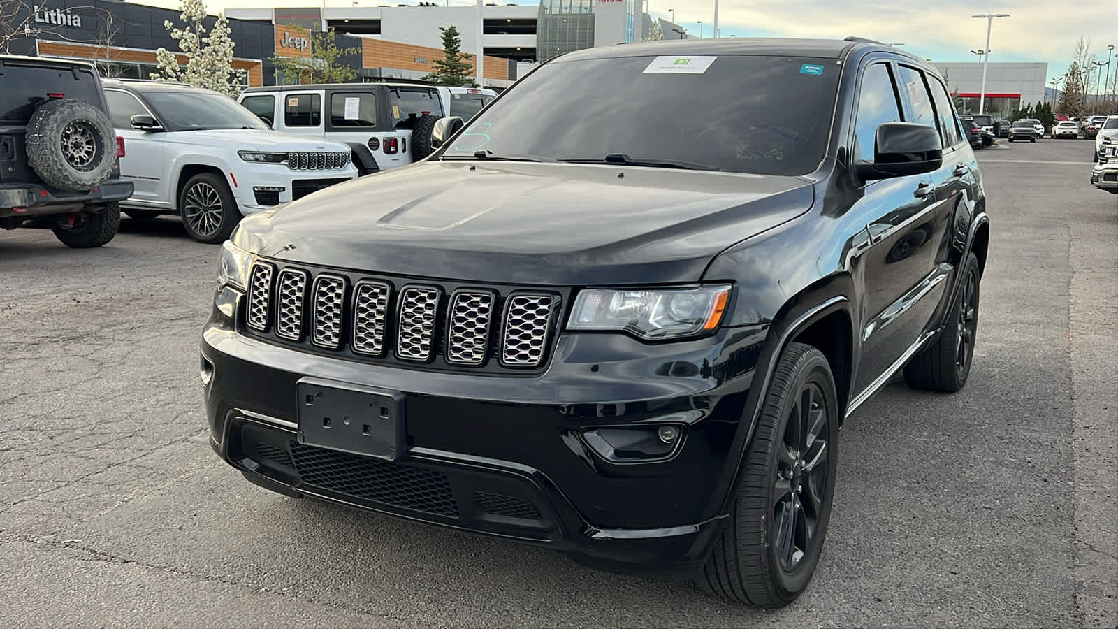 Thumbnail: 2020 Jeep Grand Cherokee - 1