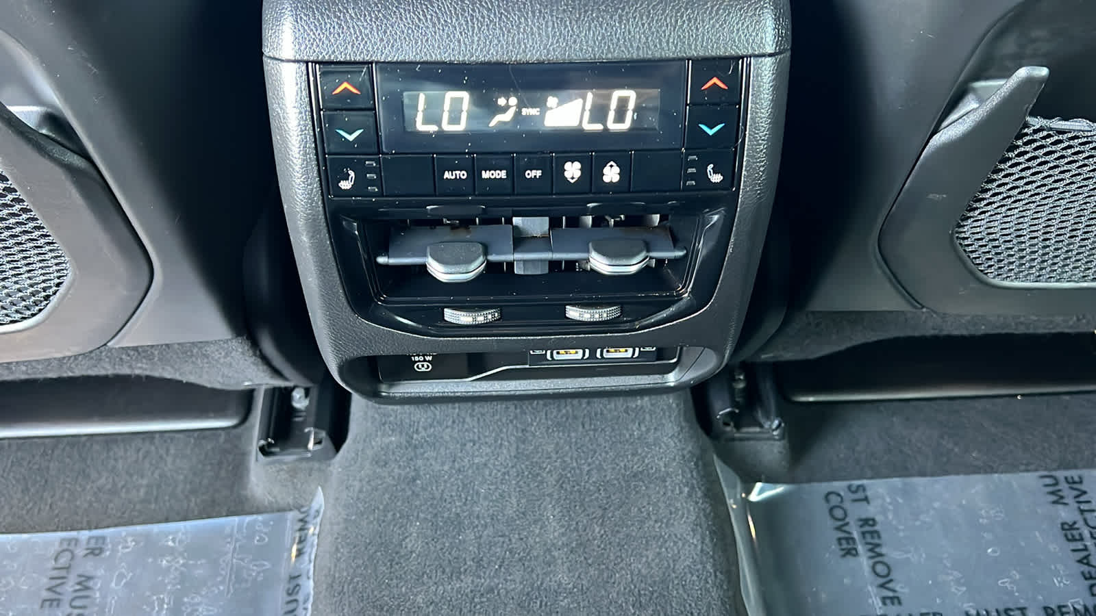 2022 Jeep Grand Cherokee Overland 25