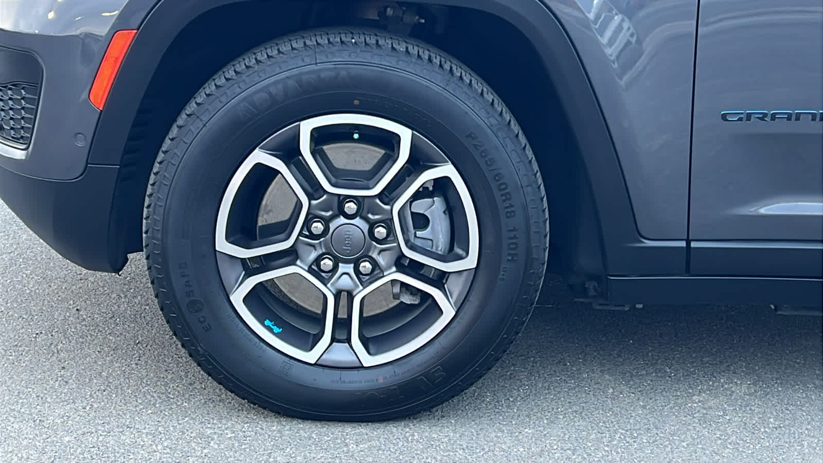 Thumbnail: 2022 Jeep Grand Cherokee - 9