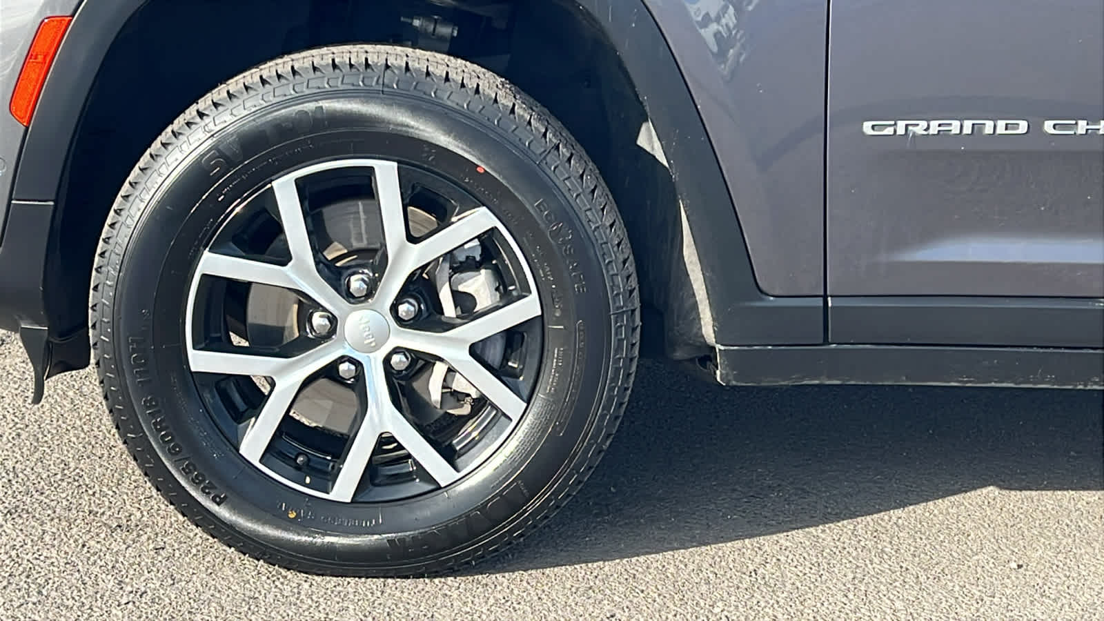 Thumbnail: 2024 Jeep Grand Cherokee L - 9