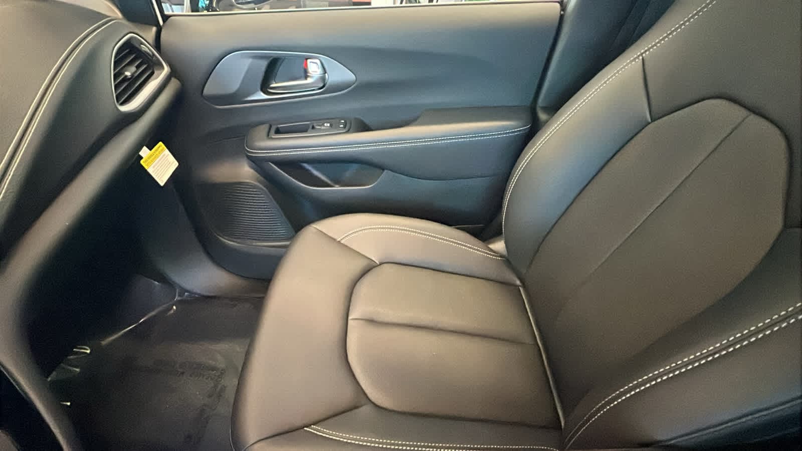 Thumbnail: 2026 Chrysler Pacifica - 12