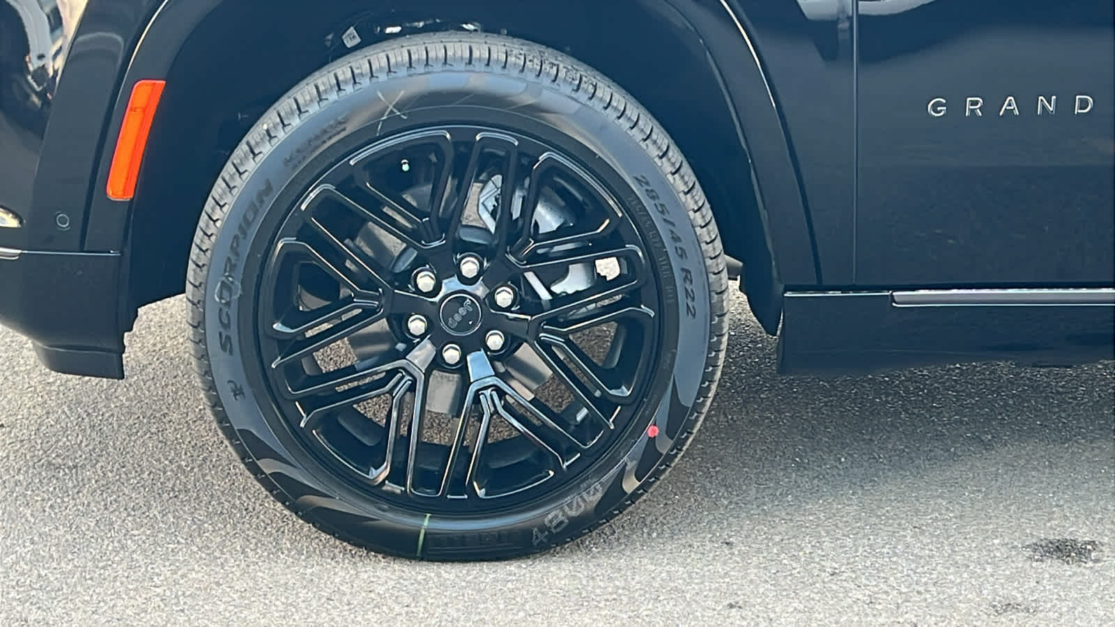 Thumbnail: 2026 Jeep Grand Wagoneer L - 9