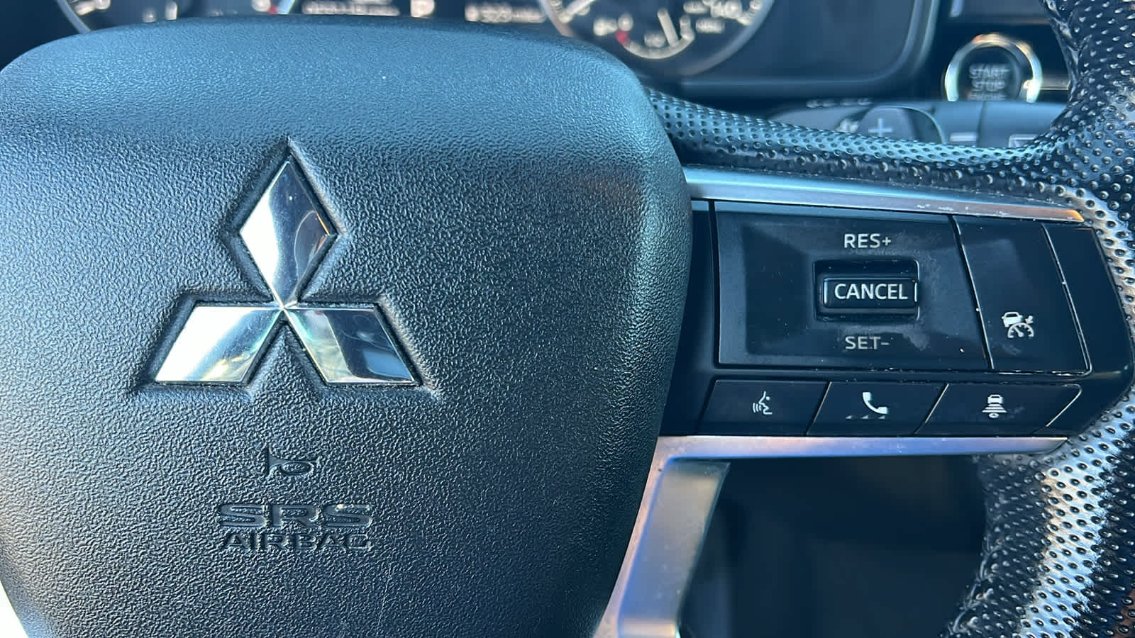 Thumbnail: 2022 Mitsubishi Outlander - 20