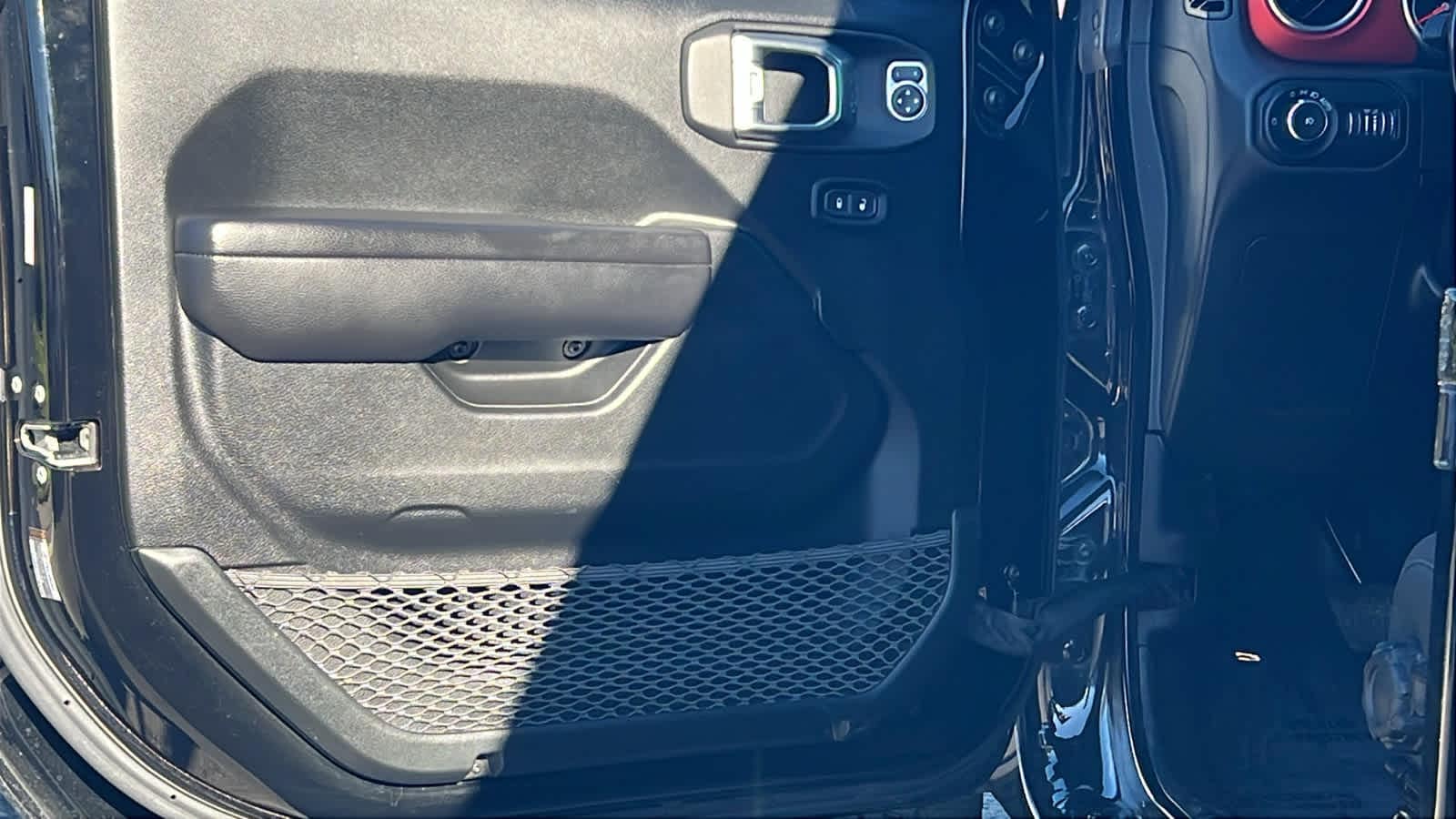 Thumbnail: 2021 Jeep Wrangler - 23