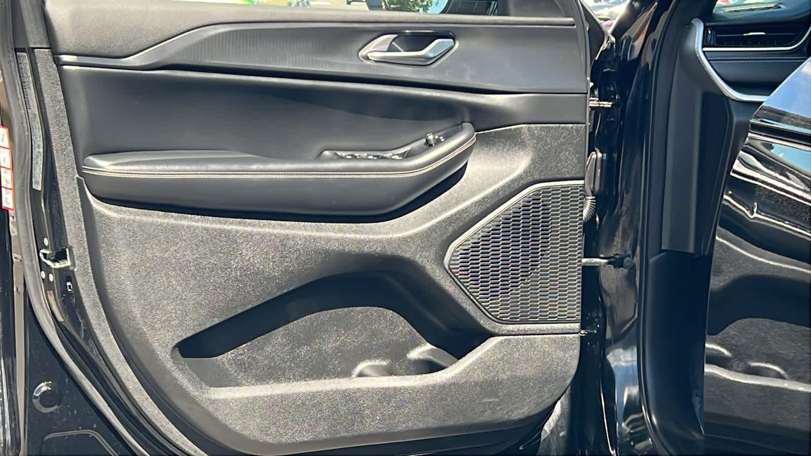 Thumbnail: 2023 Jeep Grand Cherokee - 22