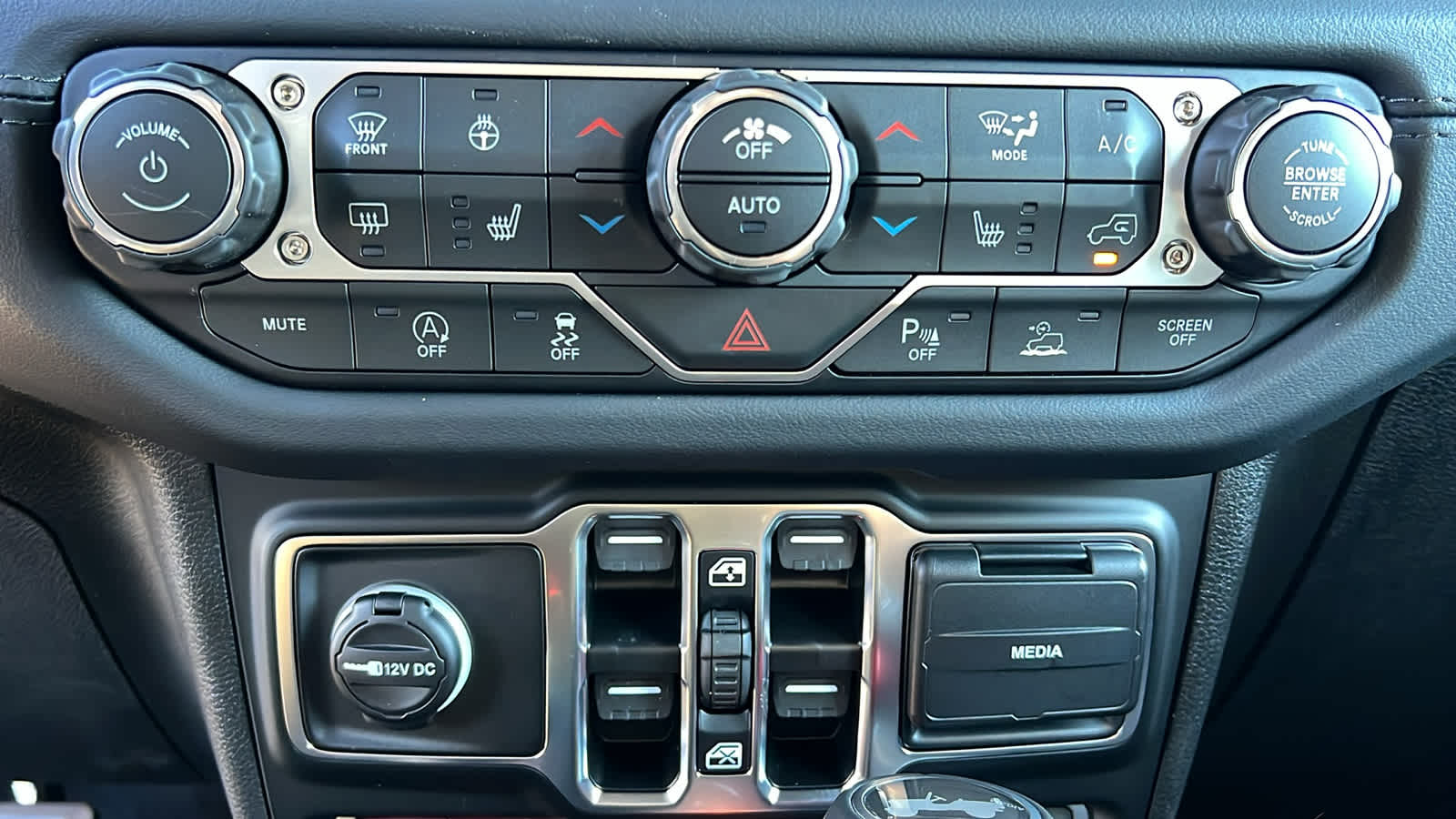 Thumbnail: 2026 Jeep Wrangler - 14