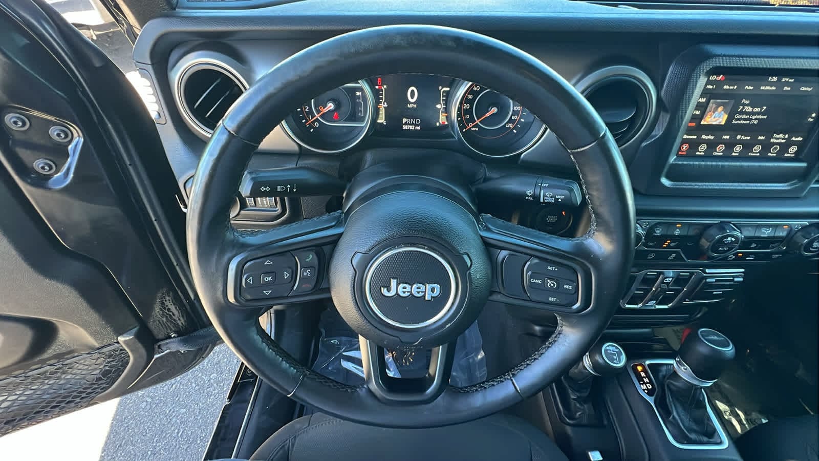 Thumbnail: 2020 Jeep Gladiator - 18
