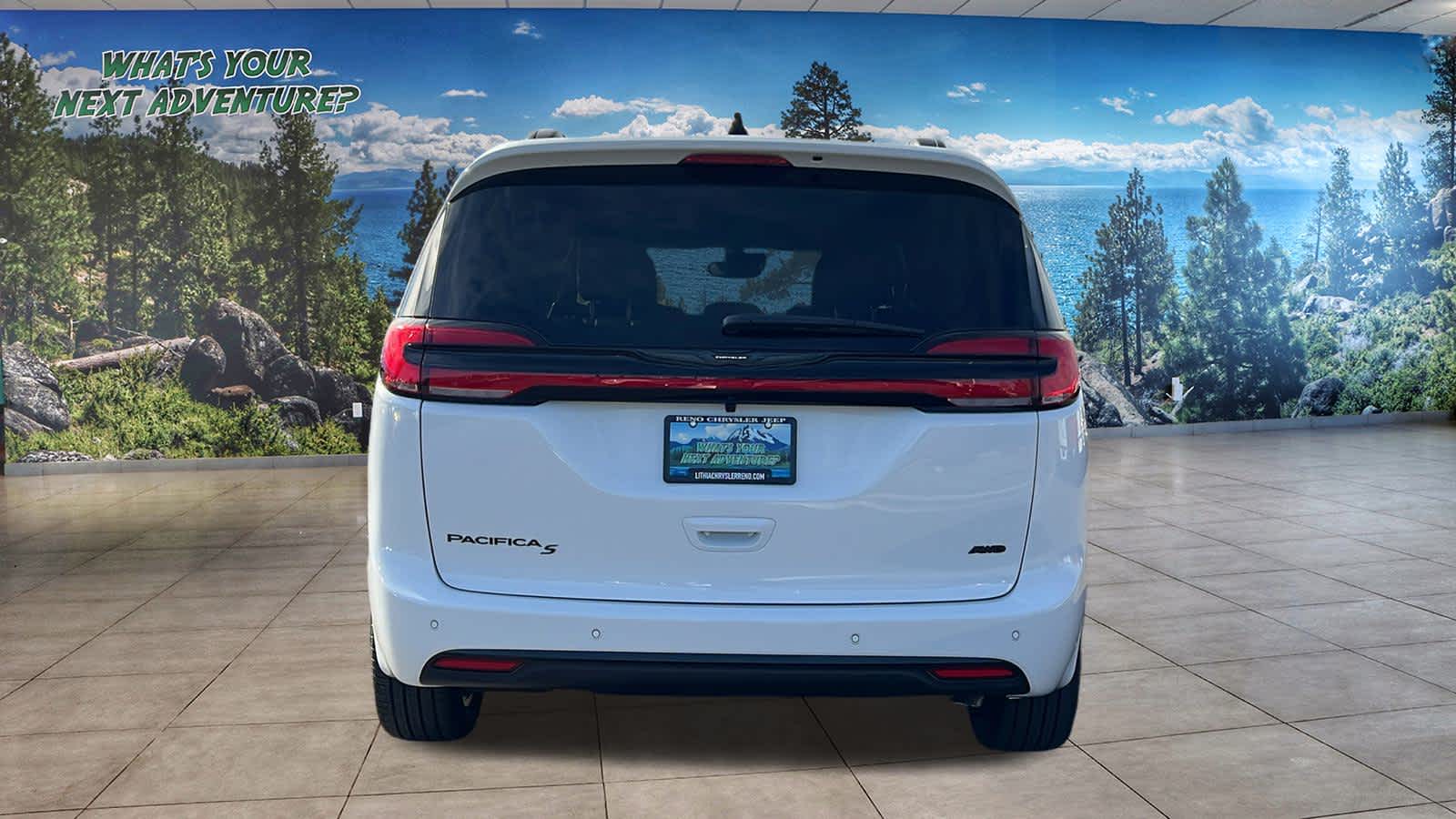 Thumbnail: 2026 Chrysler Pacifica - 6