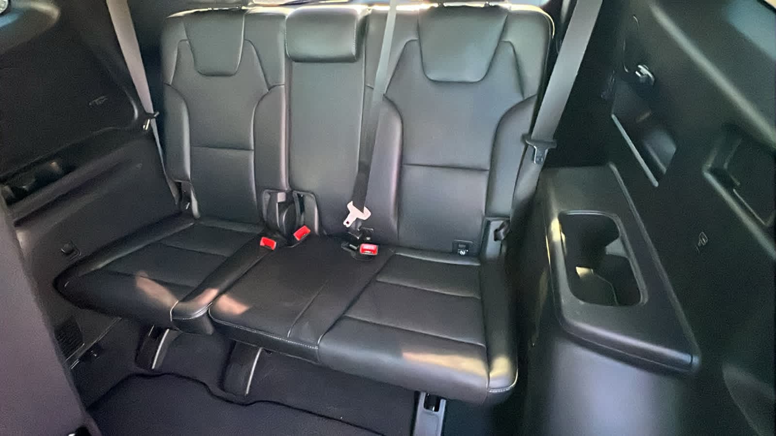 Thumbnail: 2022 Kia Telluride - 31