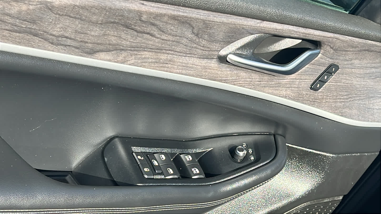 Thumbnail: 2024 Jeep Grand Cherokee L - 22