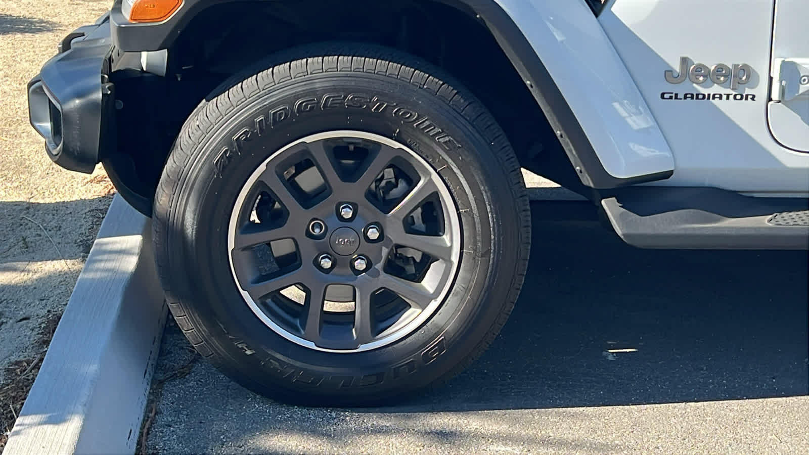 Thumbnail: 2021 Jeep Gladiator - 9