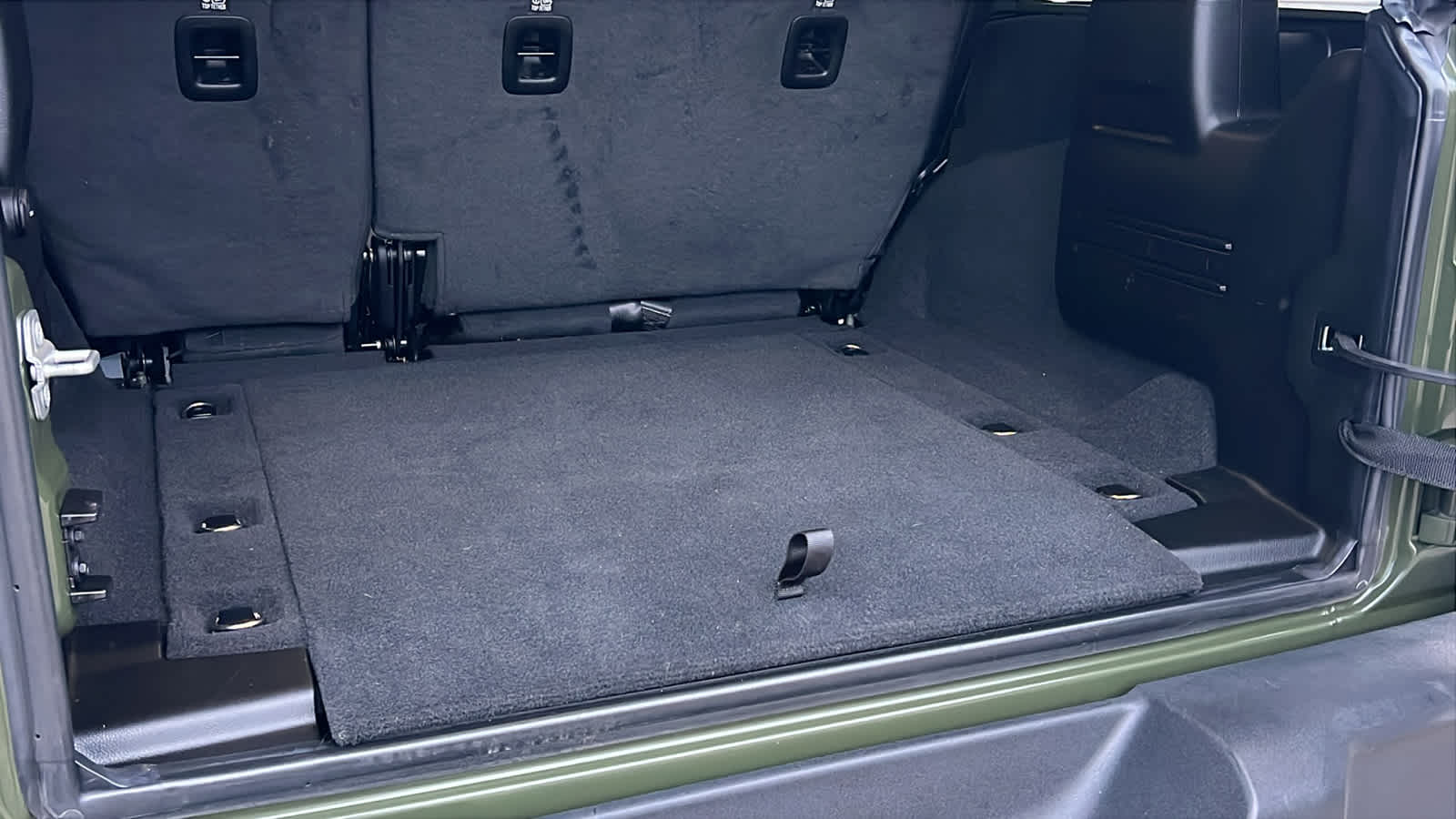 Thumbnail: 2021 Jeep Wrangler - 27