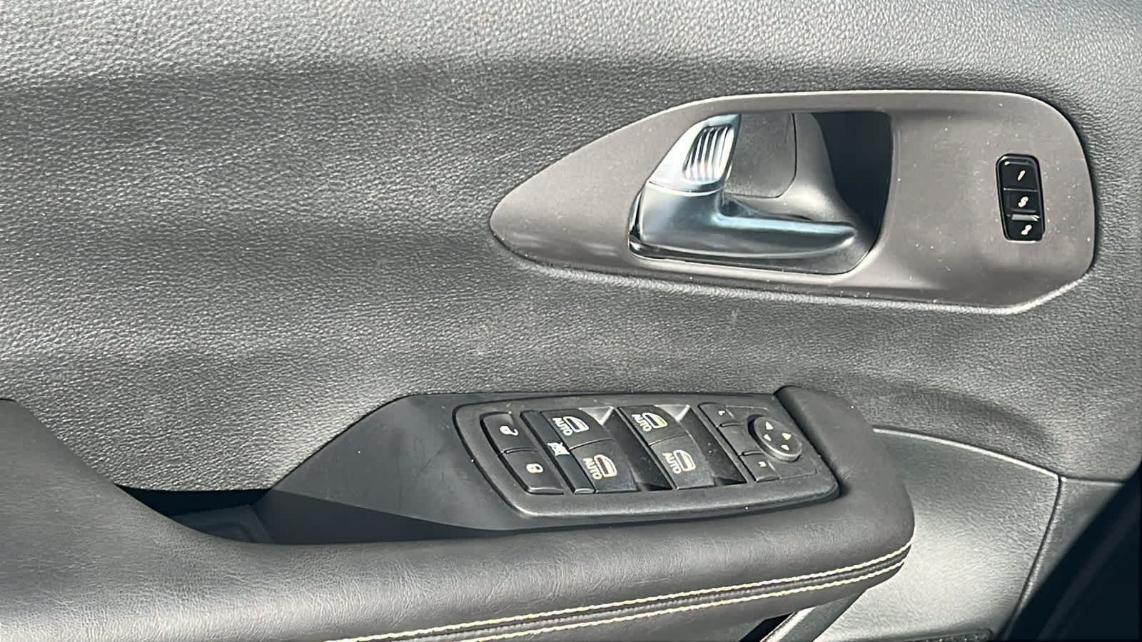 Thumbnail: 2026 Chrysler Pacifica - 22