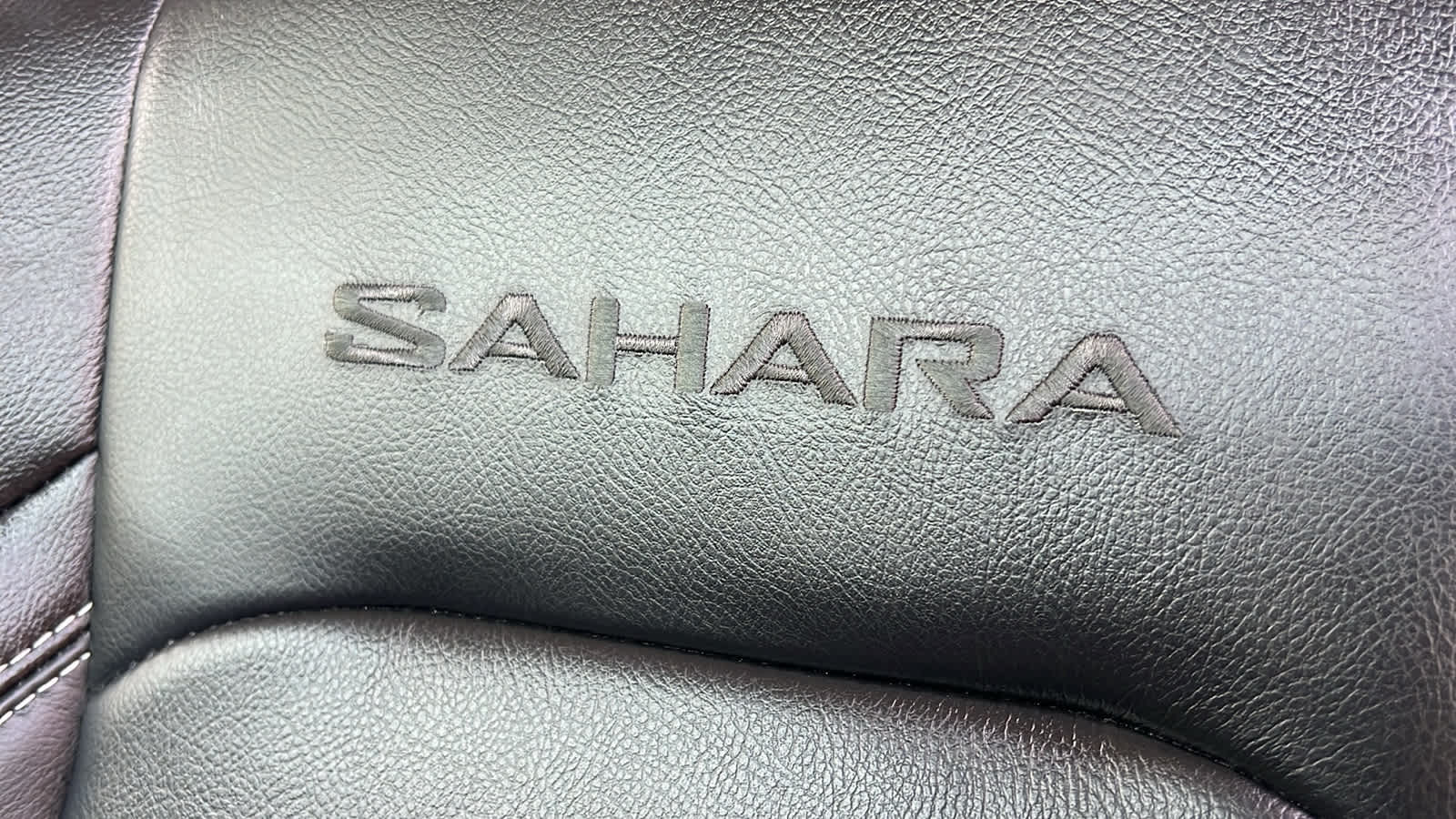 Thumbnail: 2021 Jeep Wrangler - 28