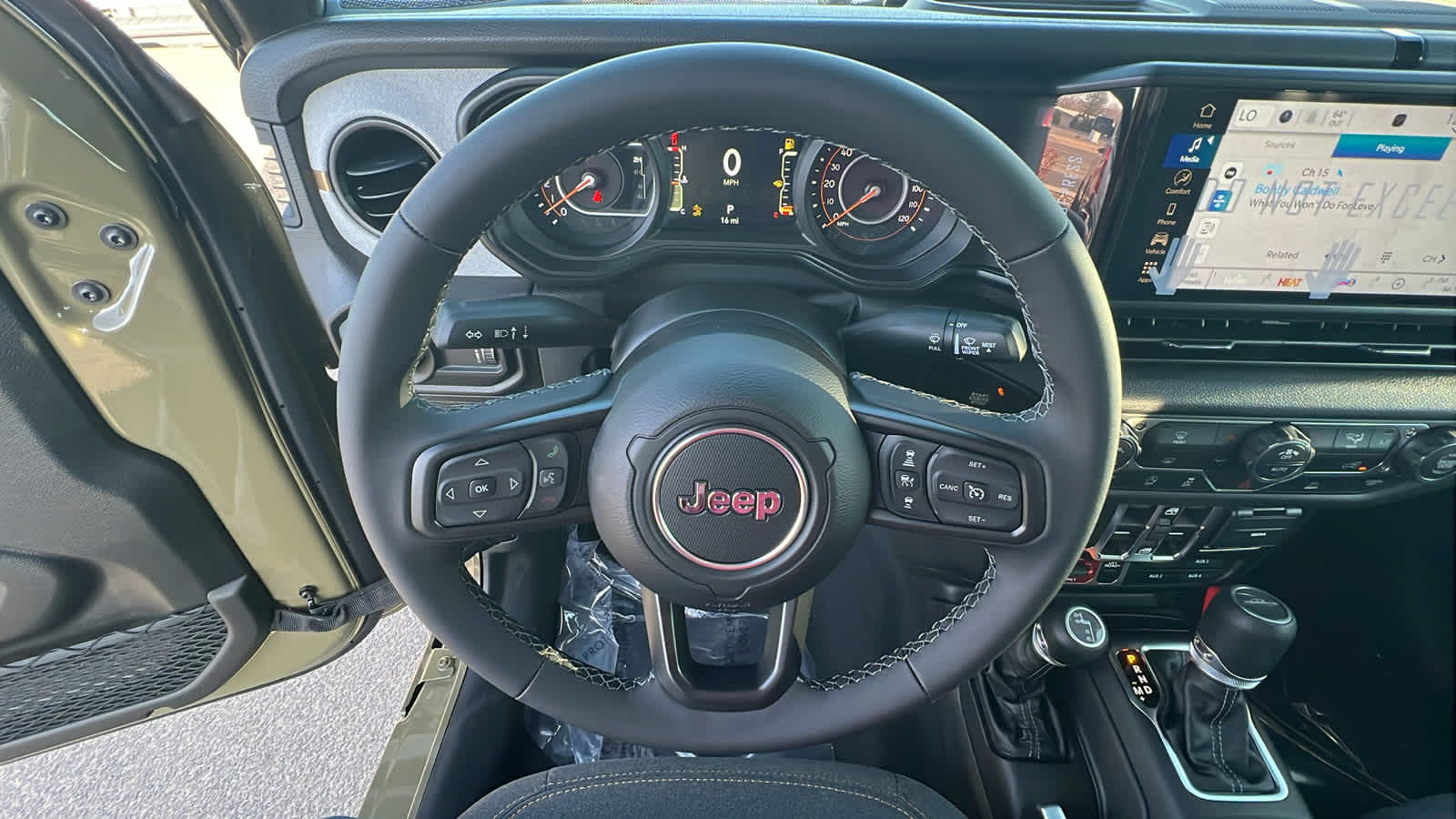 Thumbnail: 2026 Jeep Gladiator - 18