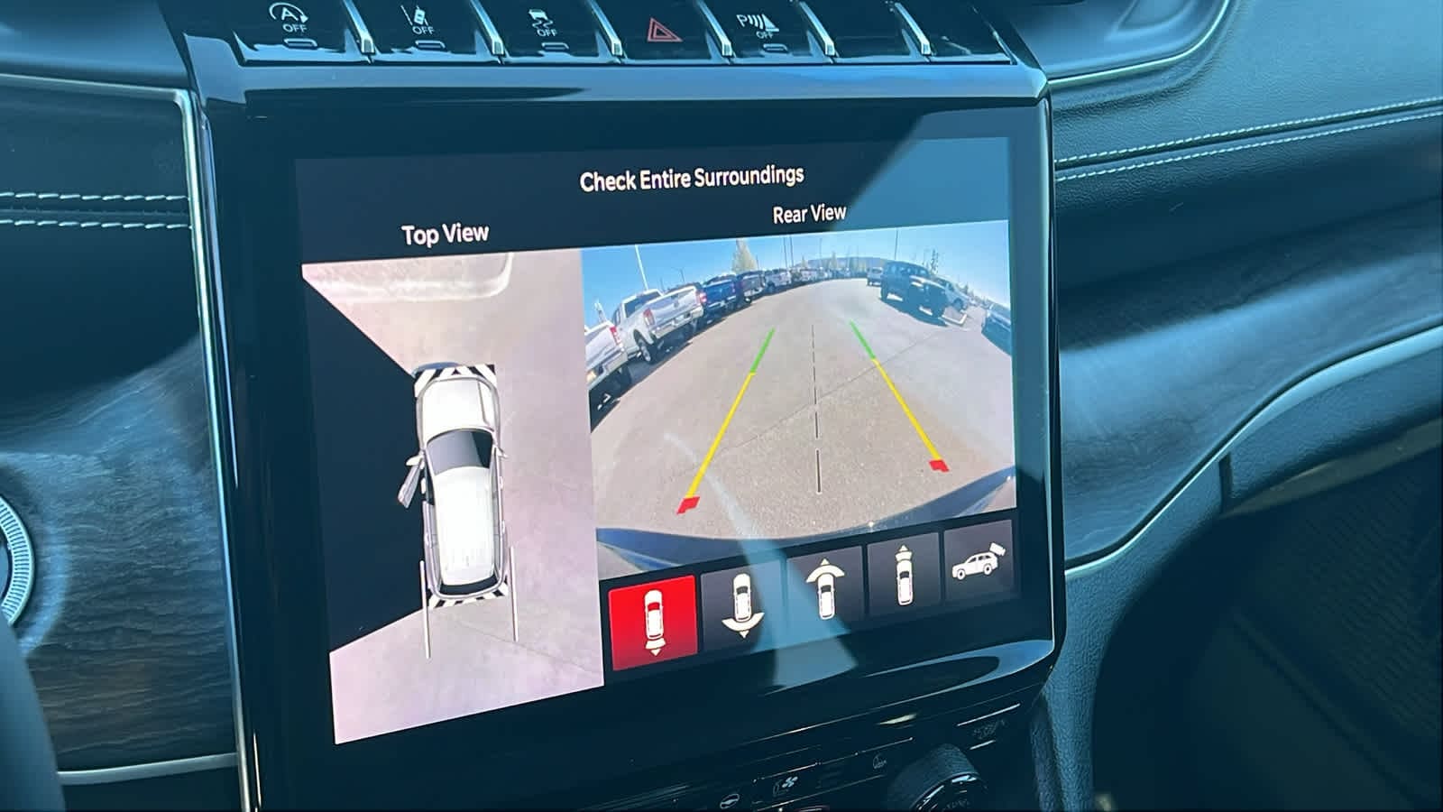 Thumbnail: 2023 Jeep Grand Cherokee - 16