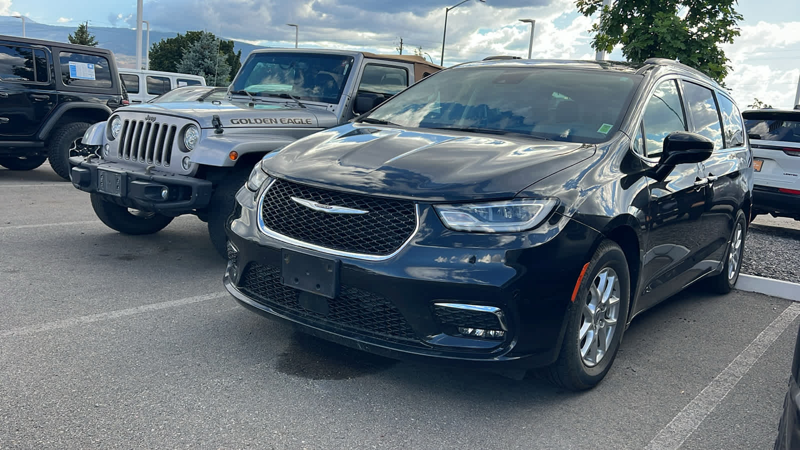 Thumbnail: 2022 Chrysler Pacifica - 1