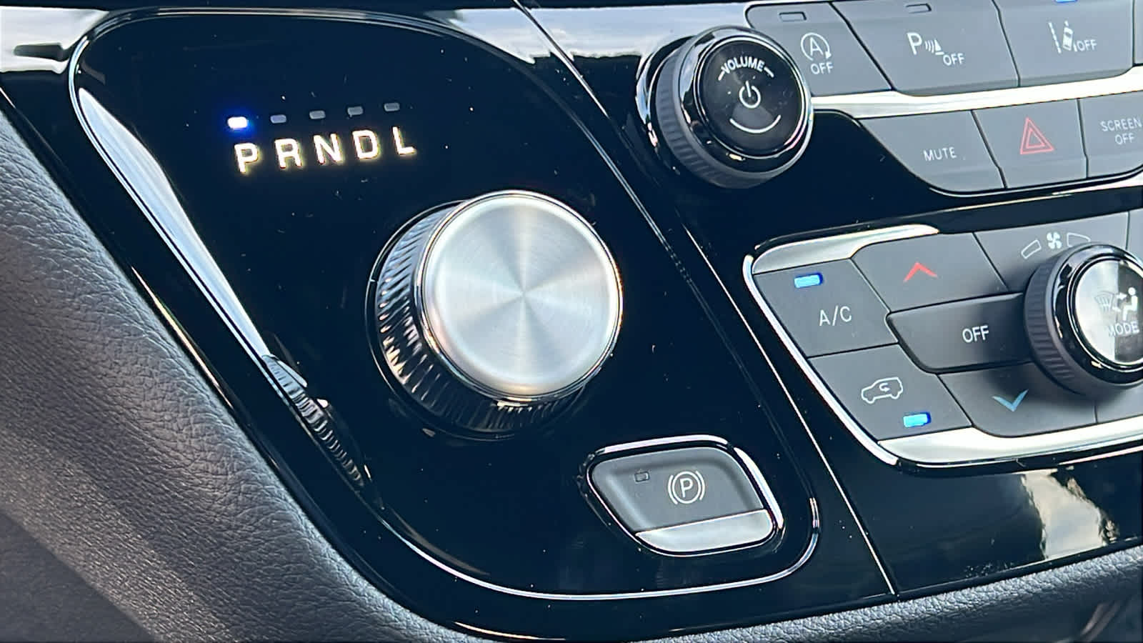 Thumbnail: 2026 Chrysler Pacifica - 13