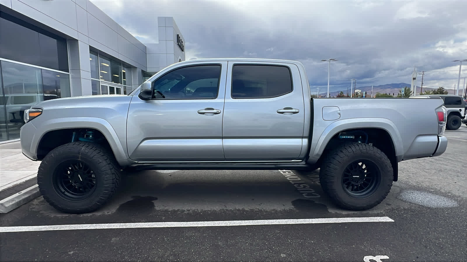Thumbnail: 2023 Toyota Tacoma - 8