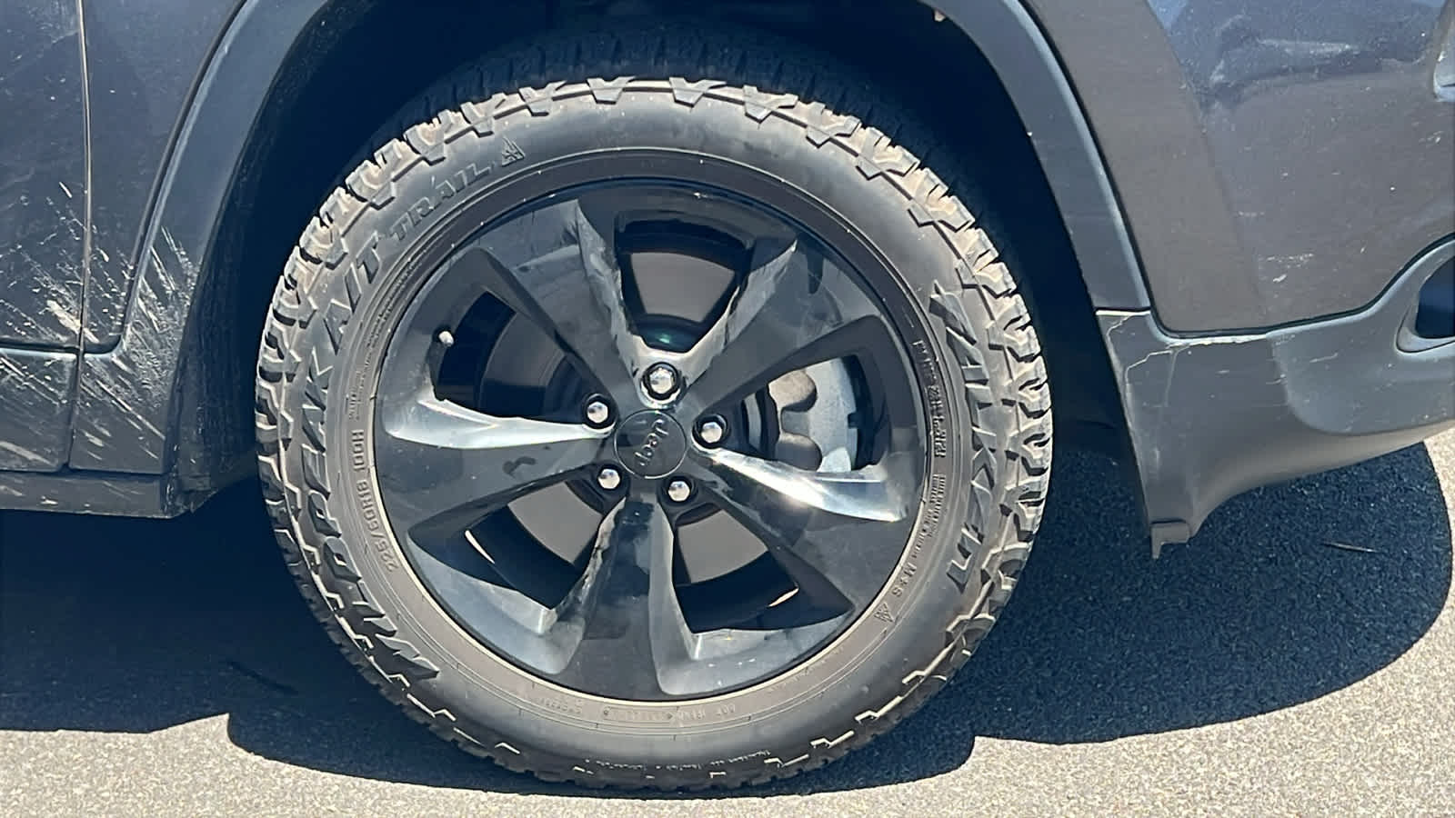 Thumbnail: 2018 Jeep Cherokee - 9