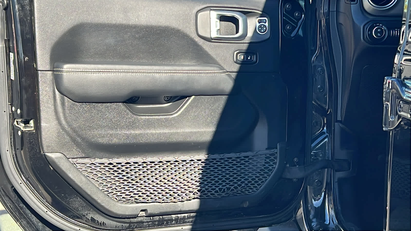 Thumbnail: 2022 Jeep Gladiator - 23