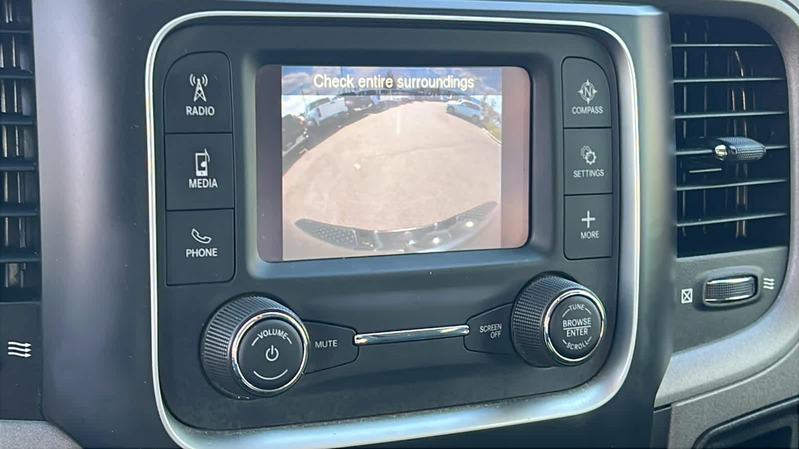 Thumbnail: 2022 RAM 1500 Classic - 16