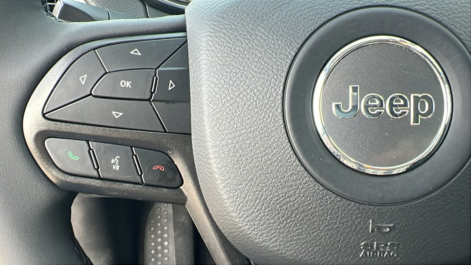 Thumbnail: 2022 Jeep Cherokee - 19