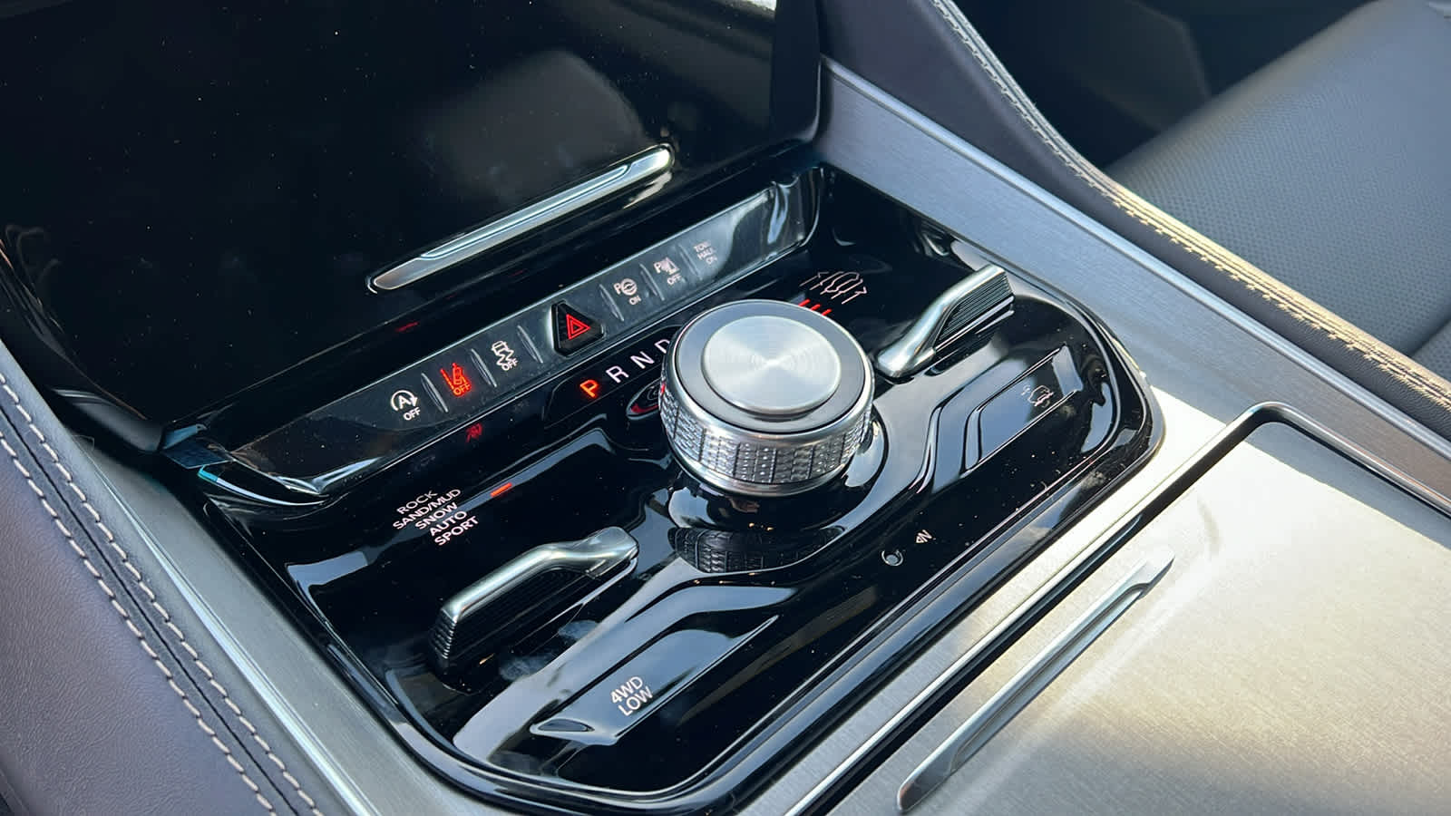 Thumbnail: 2026 Jeep Grand Wagoneer L - 13