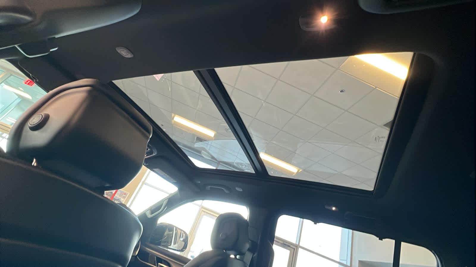 Thumbnail: 2026 Jeep Grand Wagoneer L - 31