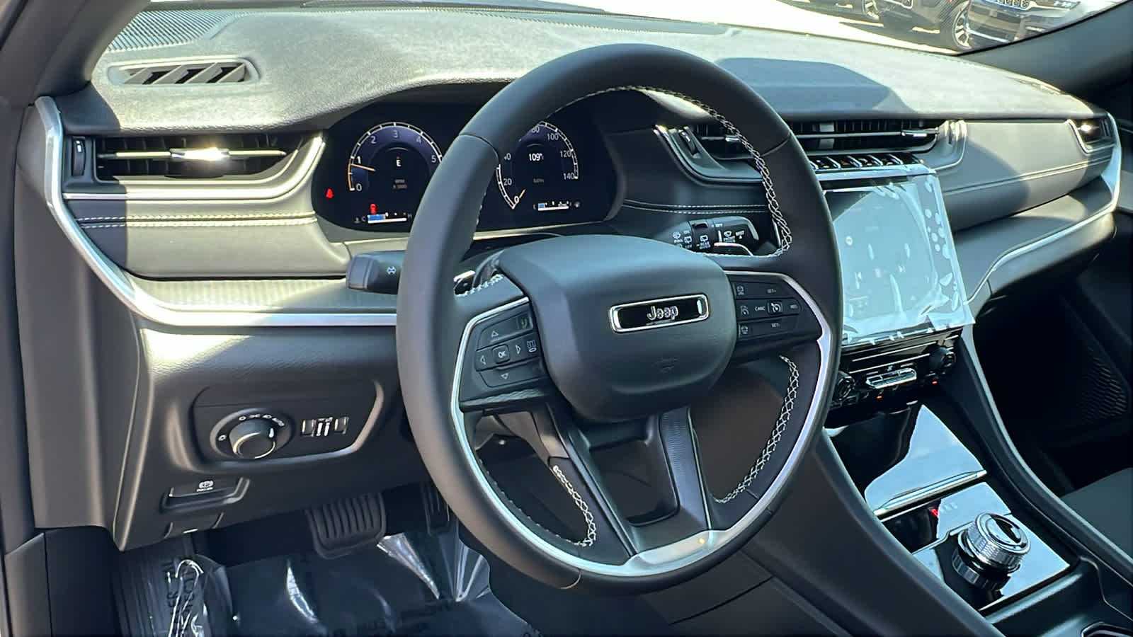 Thumbnail: 2025 Jeep Grand Cherokee L - 10