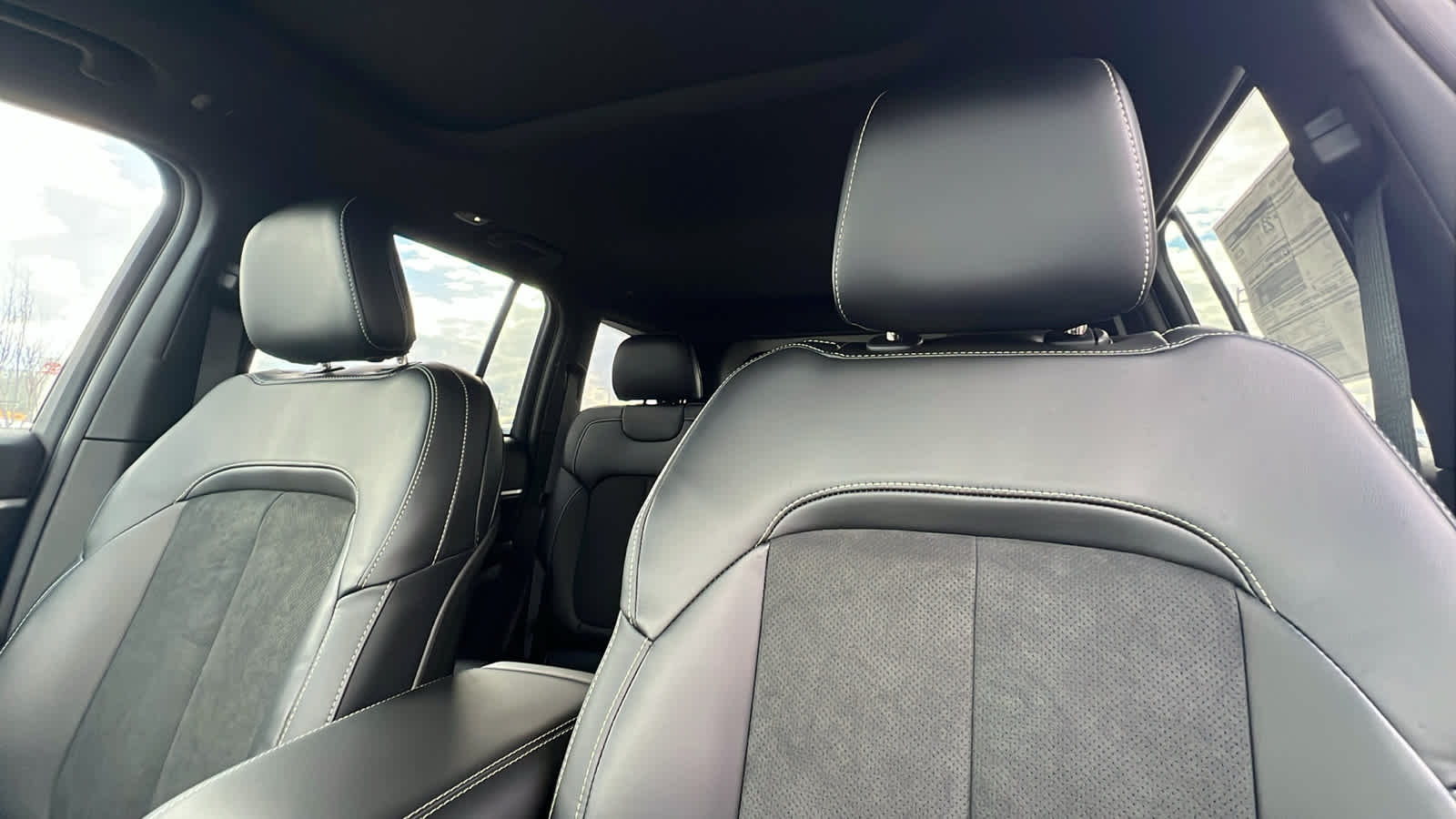 Thumbnail: 2026 Jeep Grand Cherokee - 11