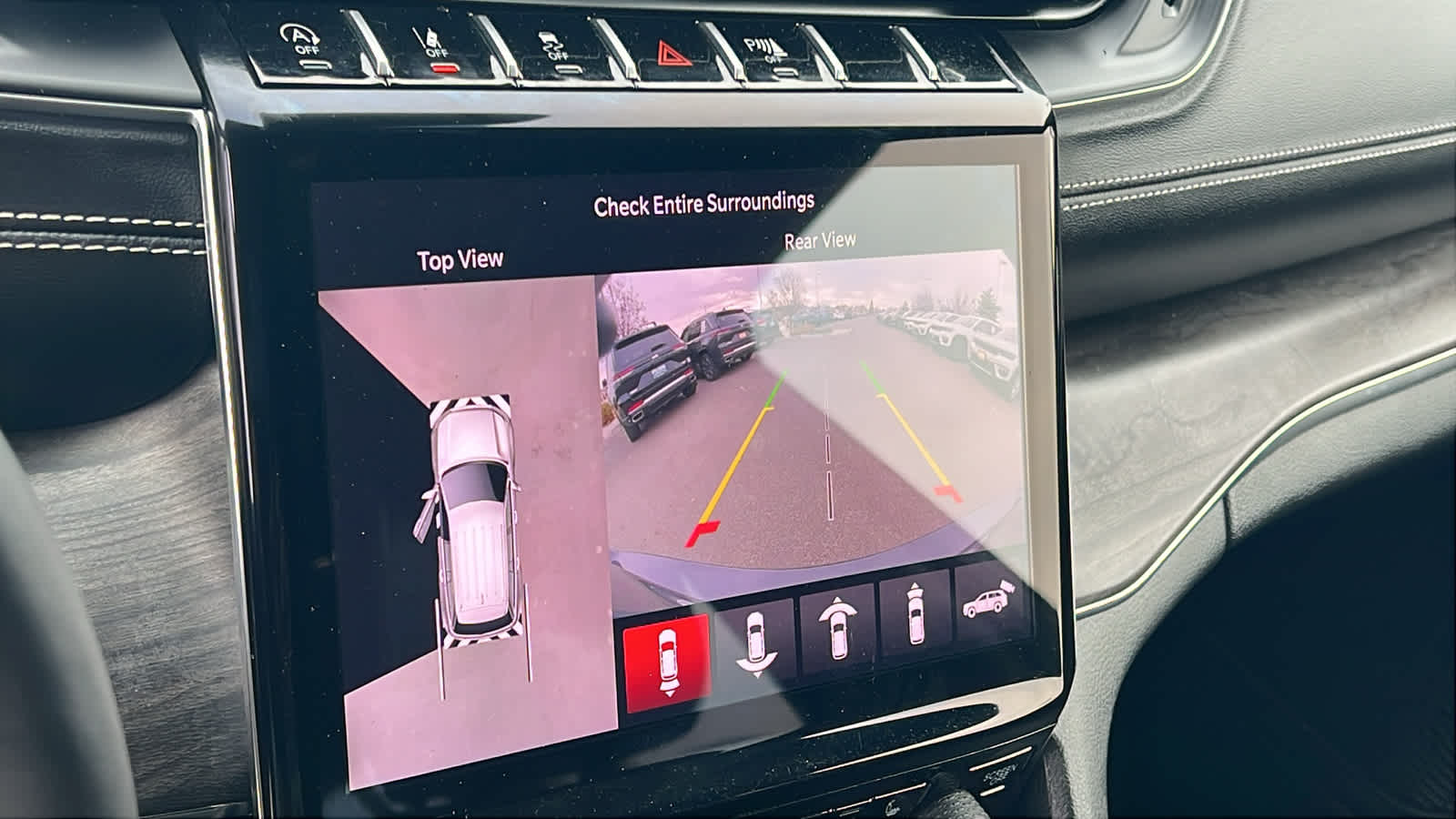 Thumbnail: 2025 Jeep Grand Cherokee L - 16