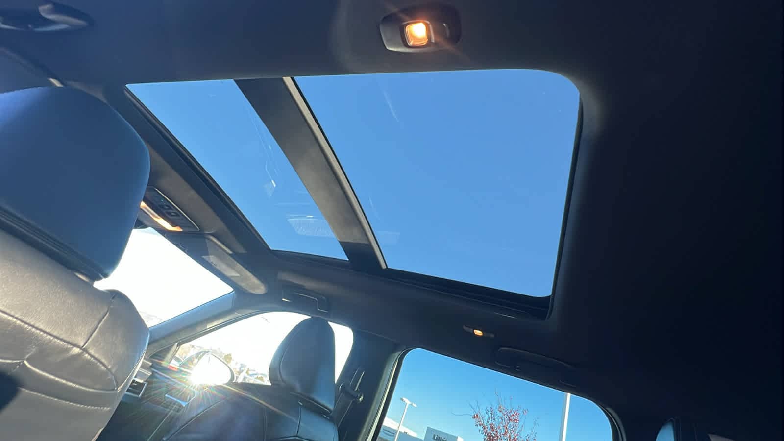 Thumbnail: 2022 Mitsubishi Outlander - 32