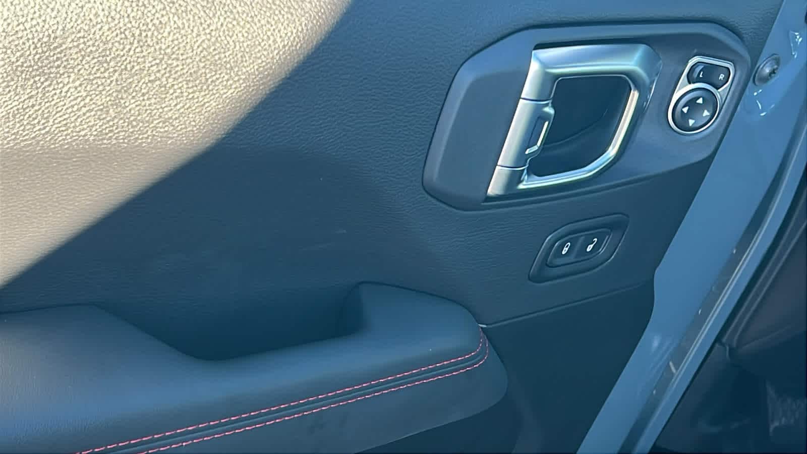 Thumbnail: 2026 Jeep Wrangler - 22