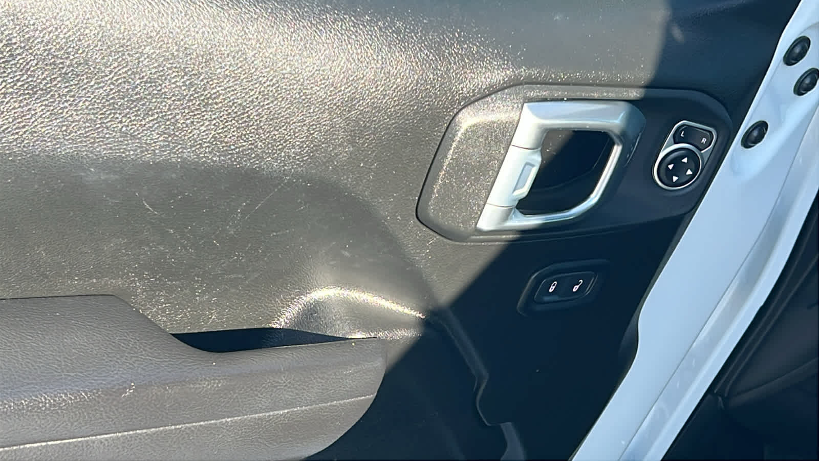 Thumbnail: 2023 Jeep Wrangler - 22