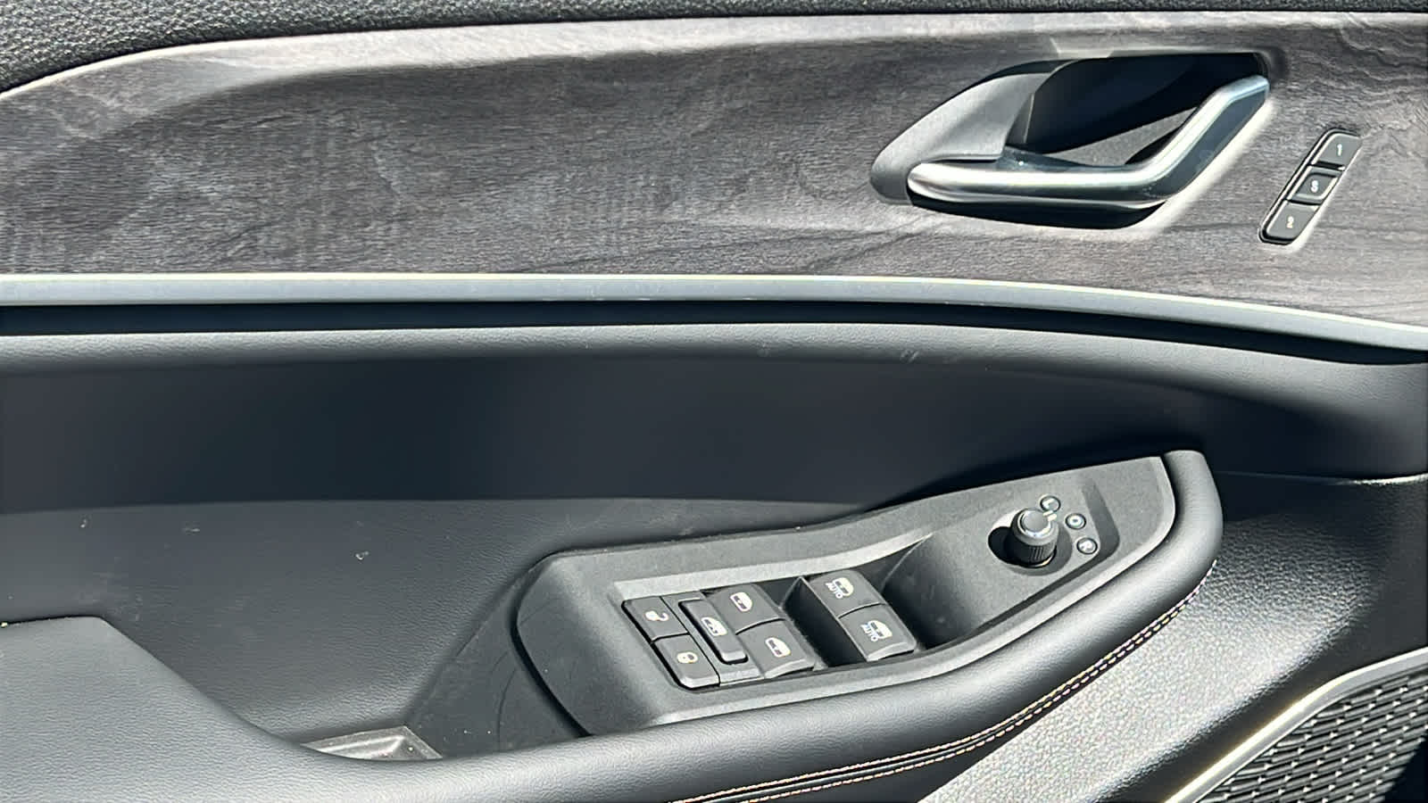 Thumbnail: 2025 Jeep Grand Cherokee - 22