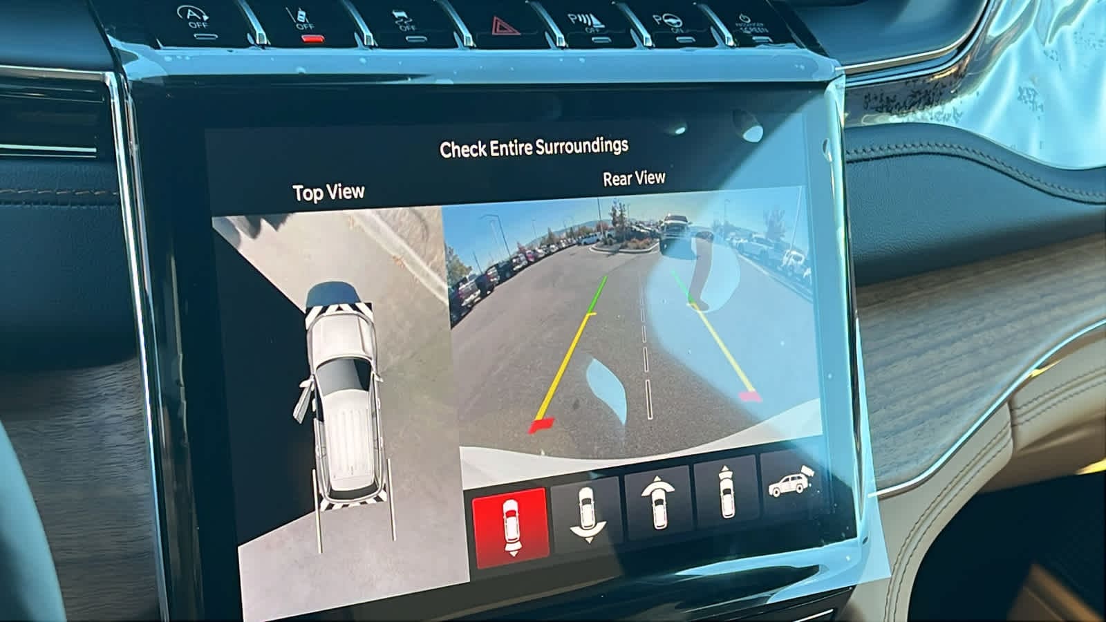 Thumbnail: 2025 Jeep Grand Cherokee - 16