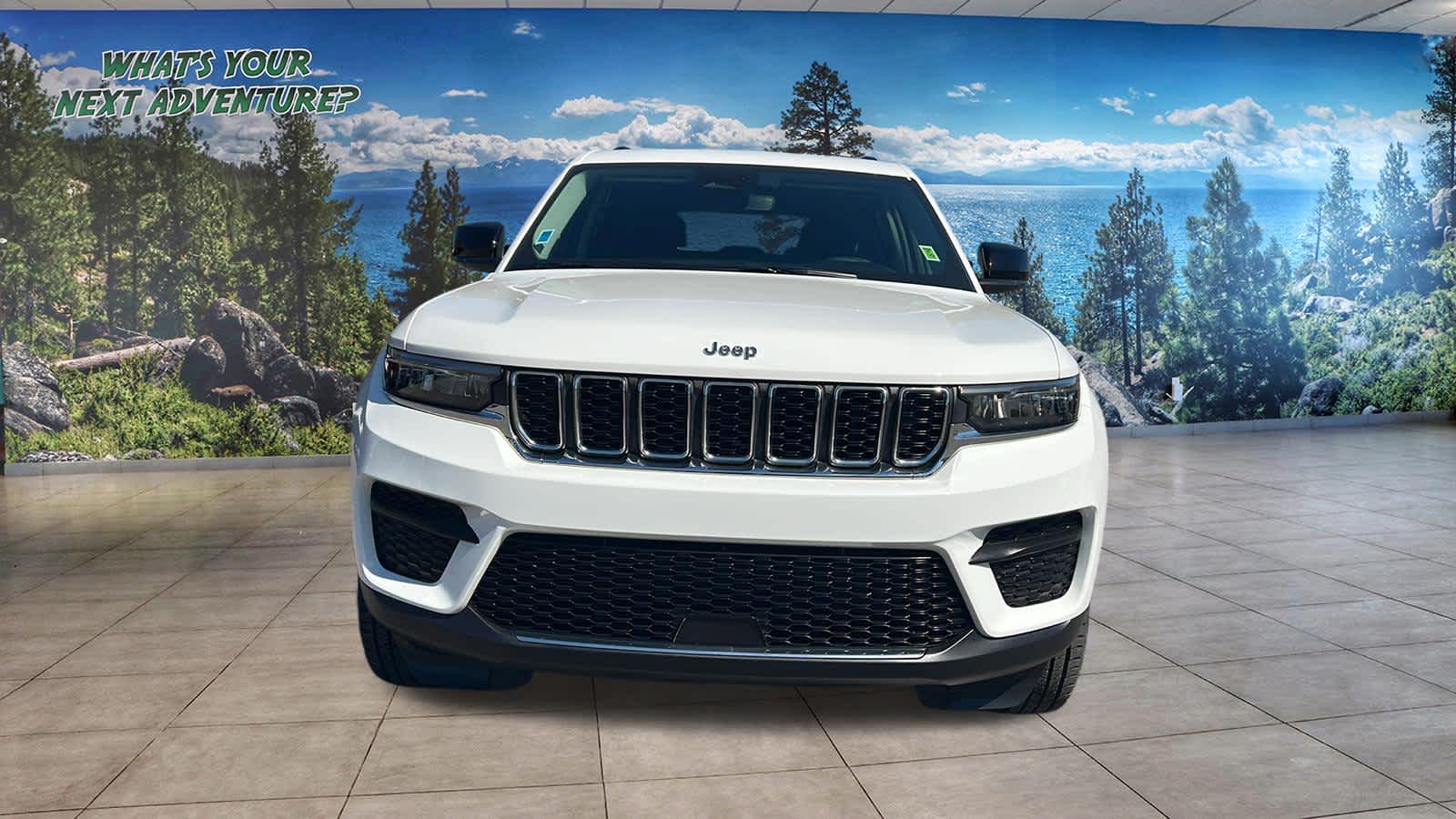 Used 2023 Jeep Grand Cherokee Laredo SUV