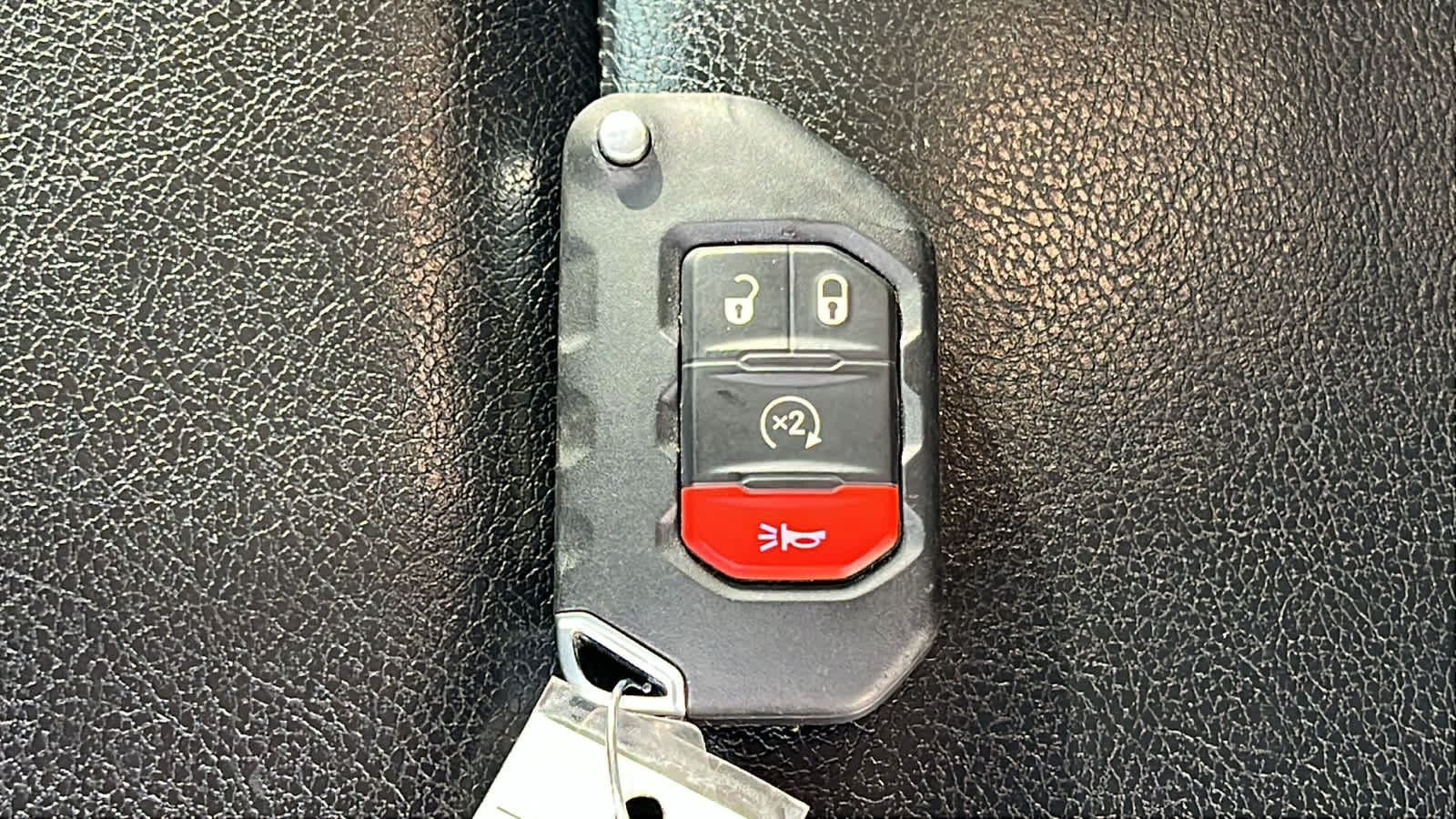 Thumbnail: 2021 Jeep Wrangler - 29