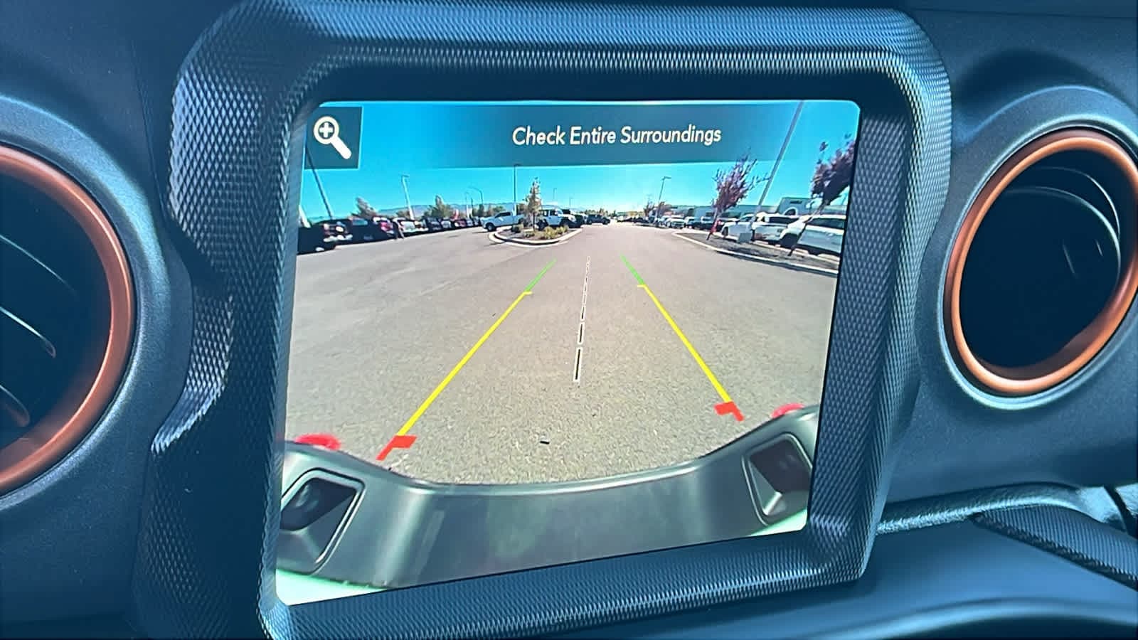 Thumbnail: 2022 Jeep Gladiator - 16