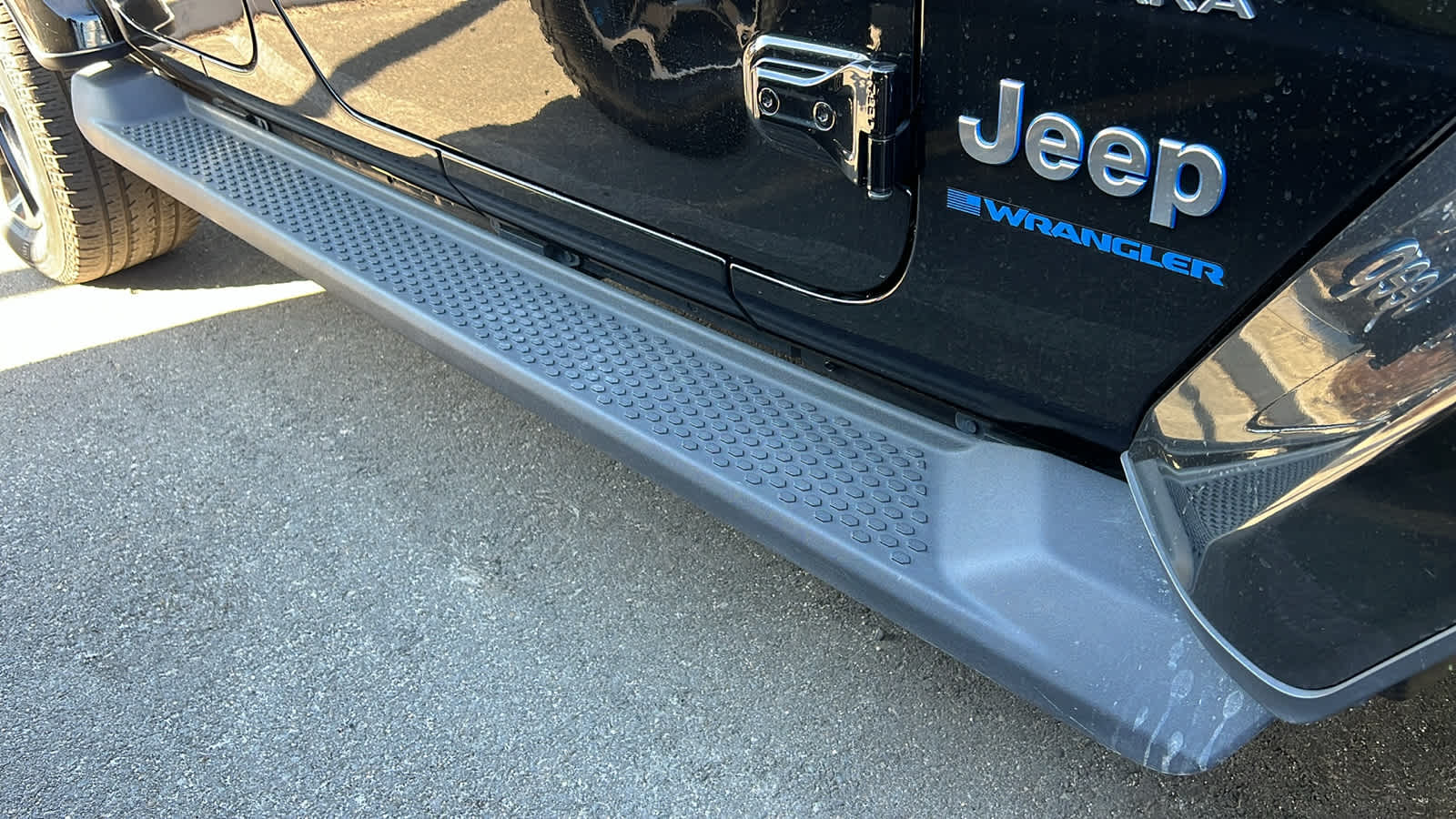 Thumbnail: 2023 Jeep Wrangler - 6