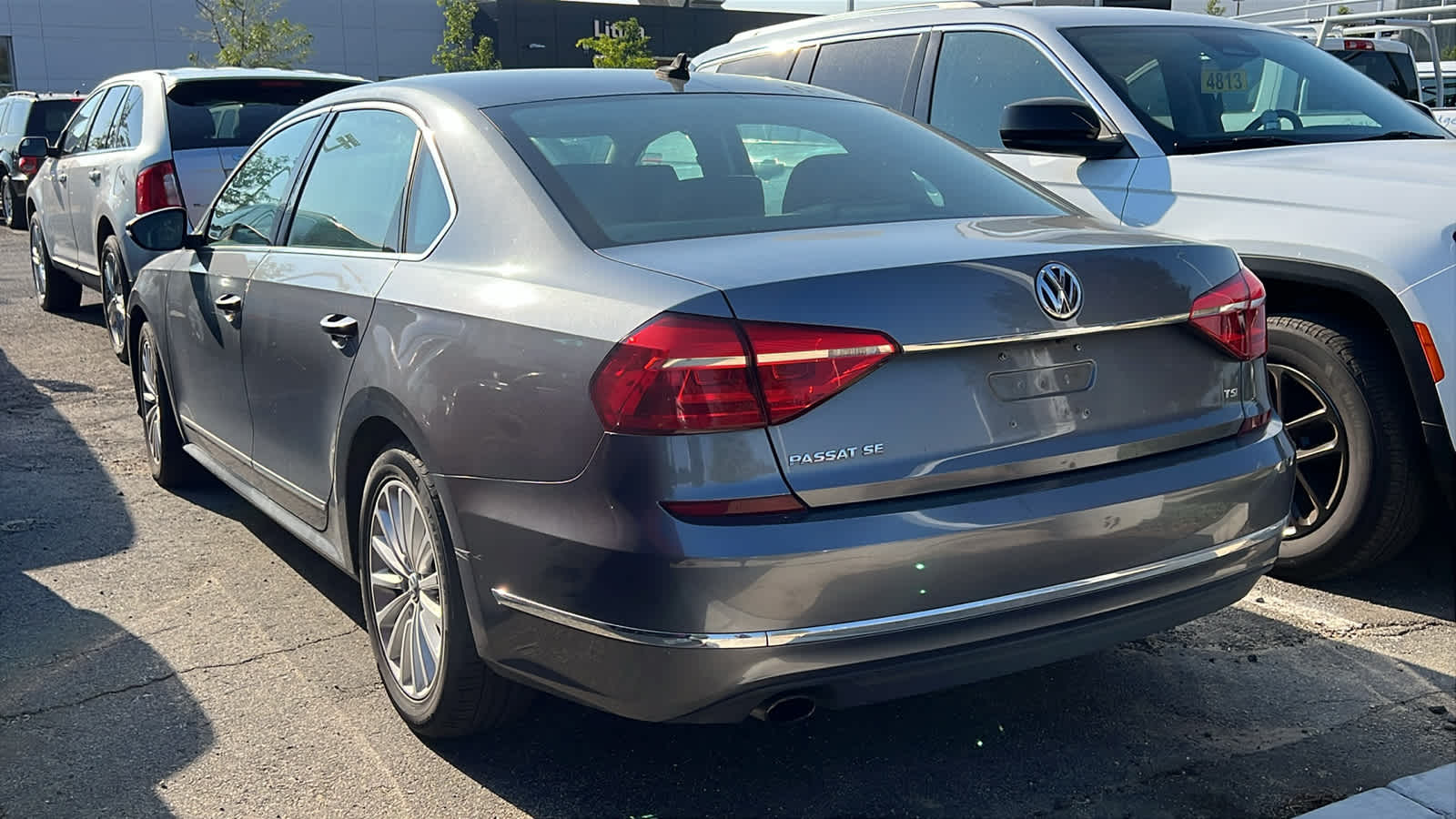 Thumbnail: 2016 Volkswagen Passat - 8