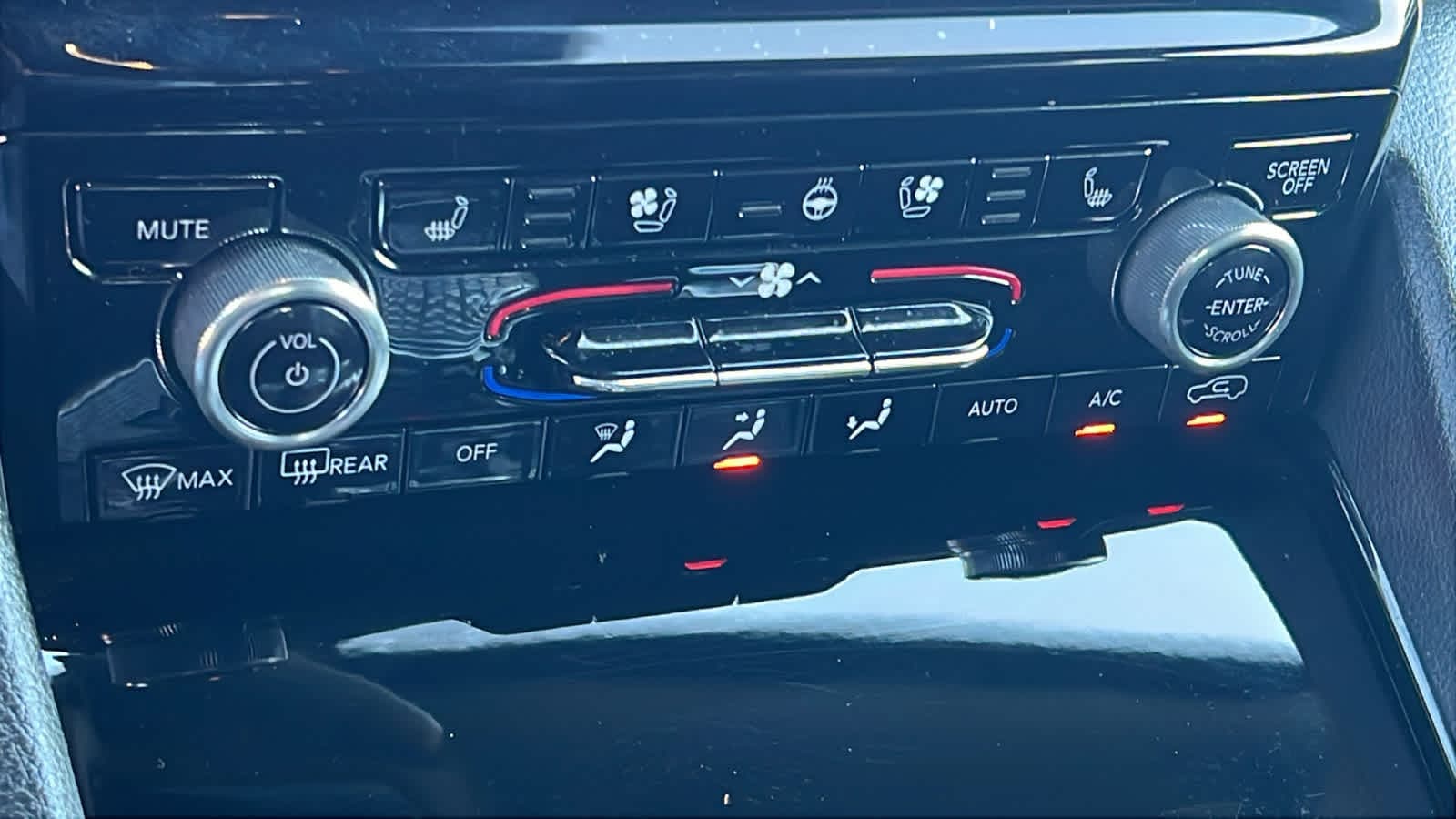 Thumbnail: 2022 Jeep Grand Cherokee - 14