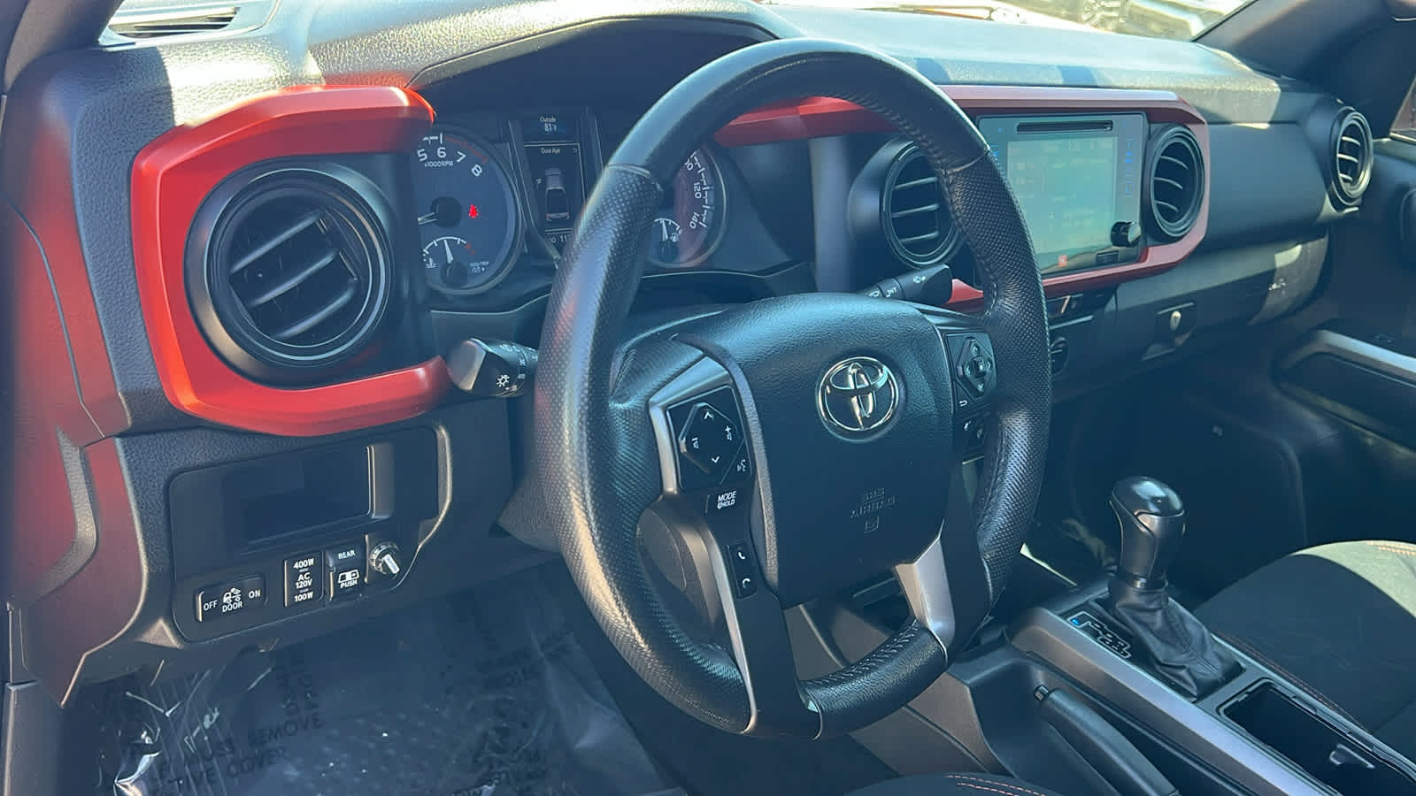 Thumbnail: 2017 Toyota Tacoma - 10