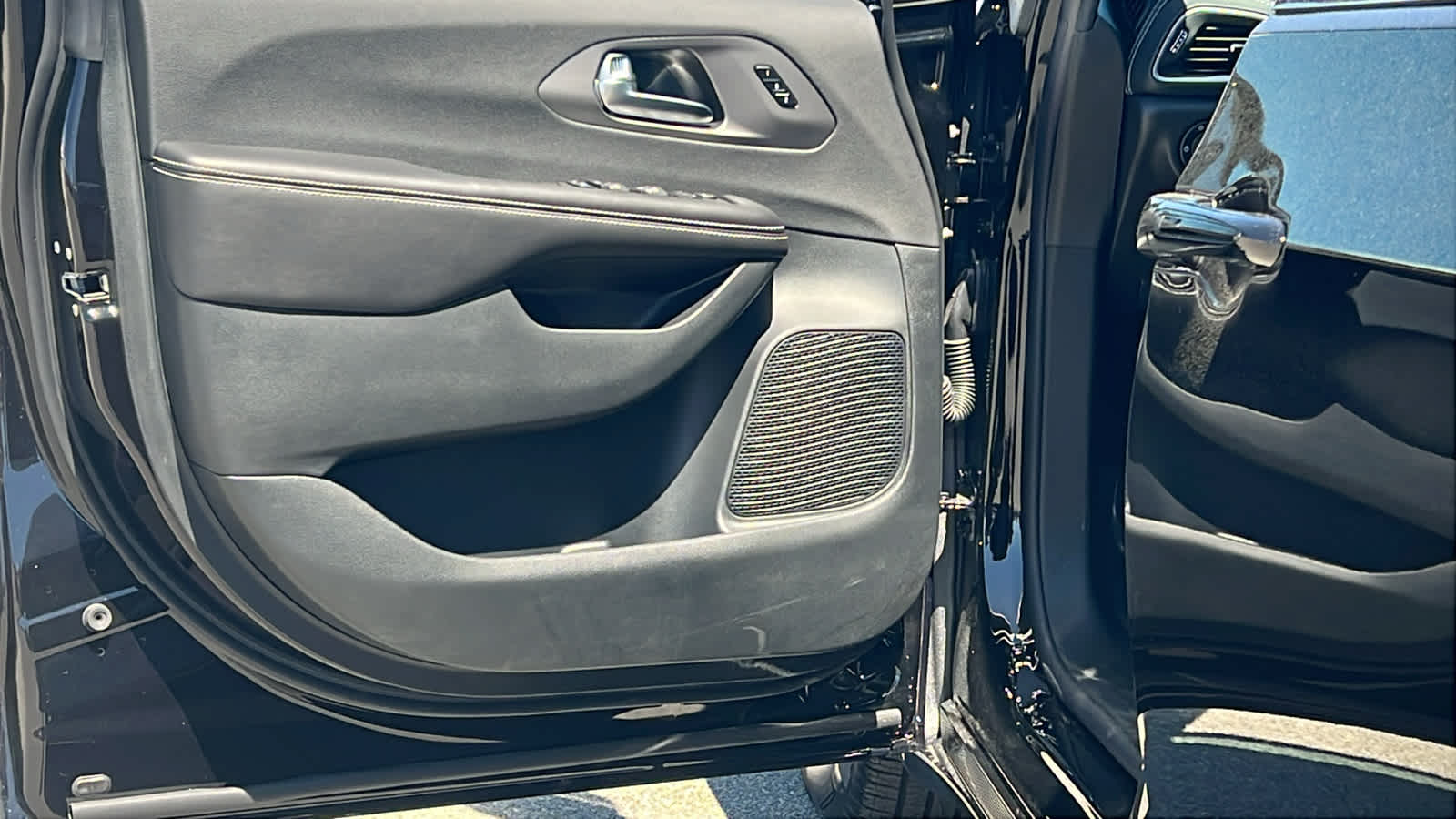 Thumbnail: 2027 Chrysler Pacifica - 23